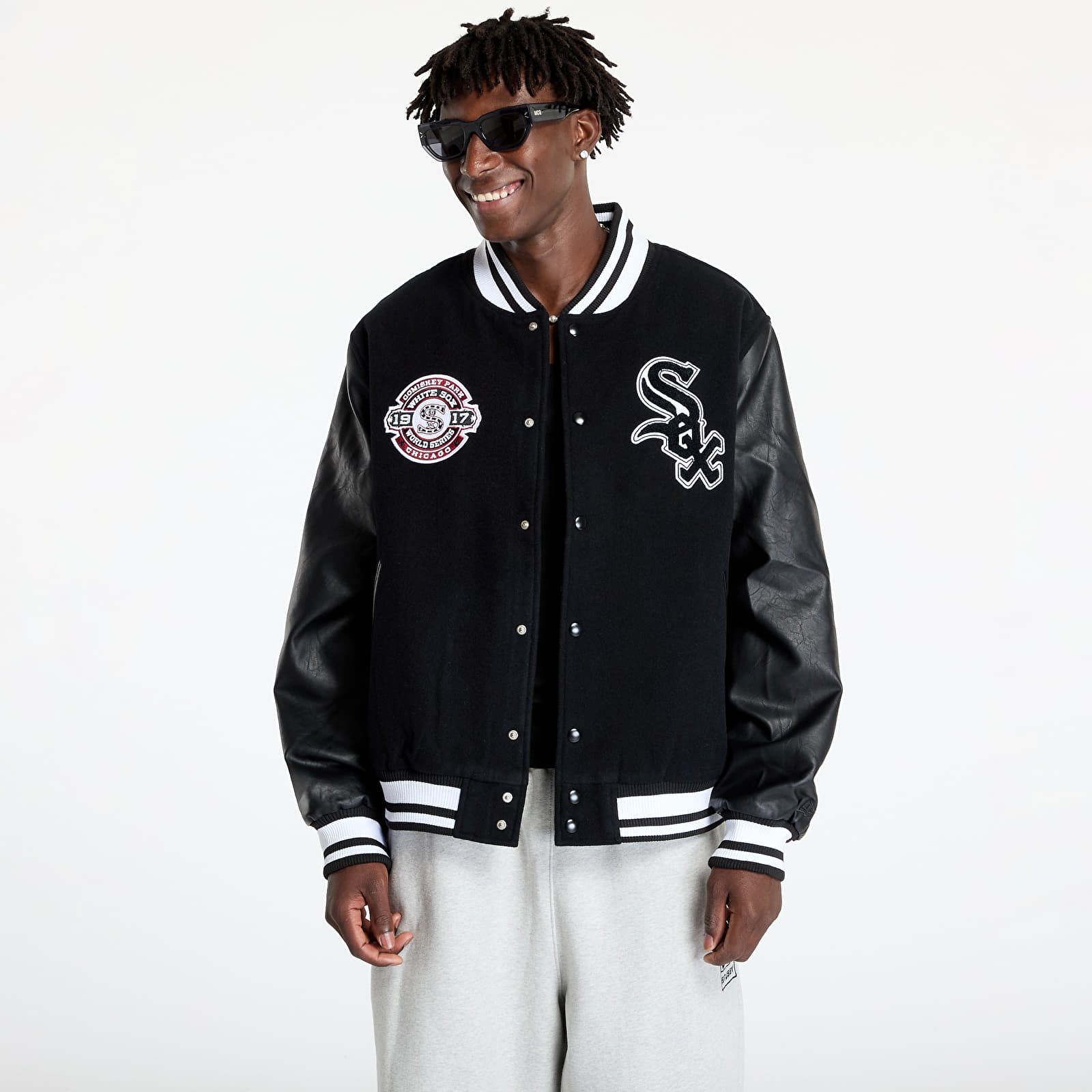 Men's bombers New Era Chicago White Sox MLB Patch Varsity Jacket UNISEX Black/ Black