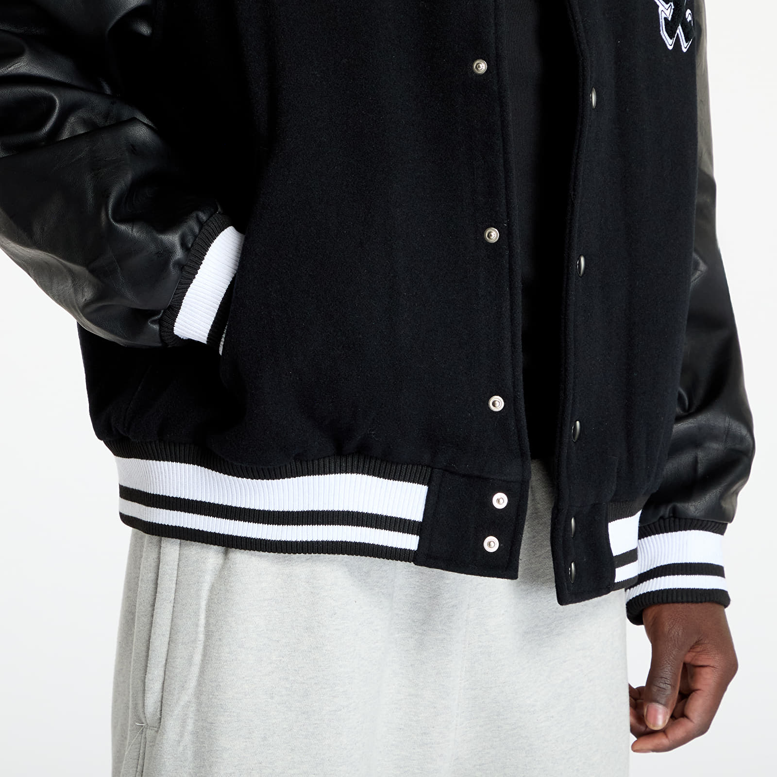 Men's bombers New Era Chicago White Sox MLB Patch Varsity Jacket UNISEX Black/ Black
