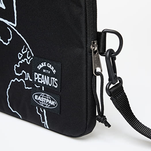 Pouches EASTPAK Blanket M Laptop Sleeve Black Queens