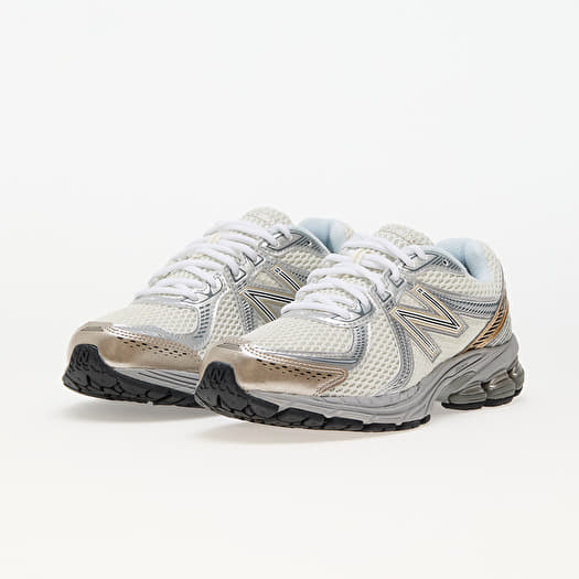 New Balance 860