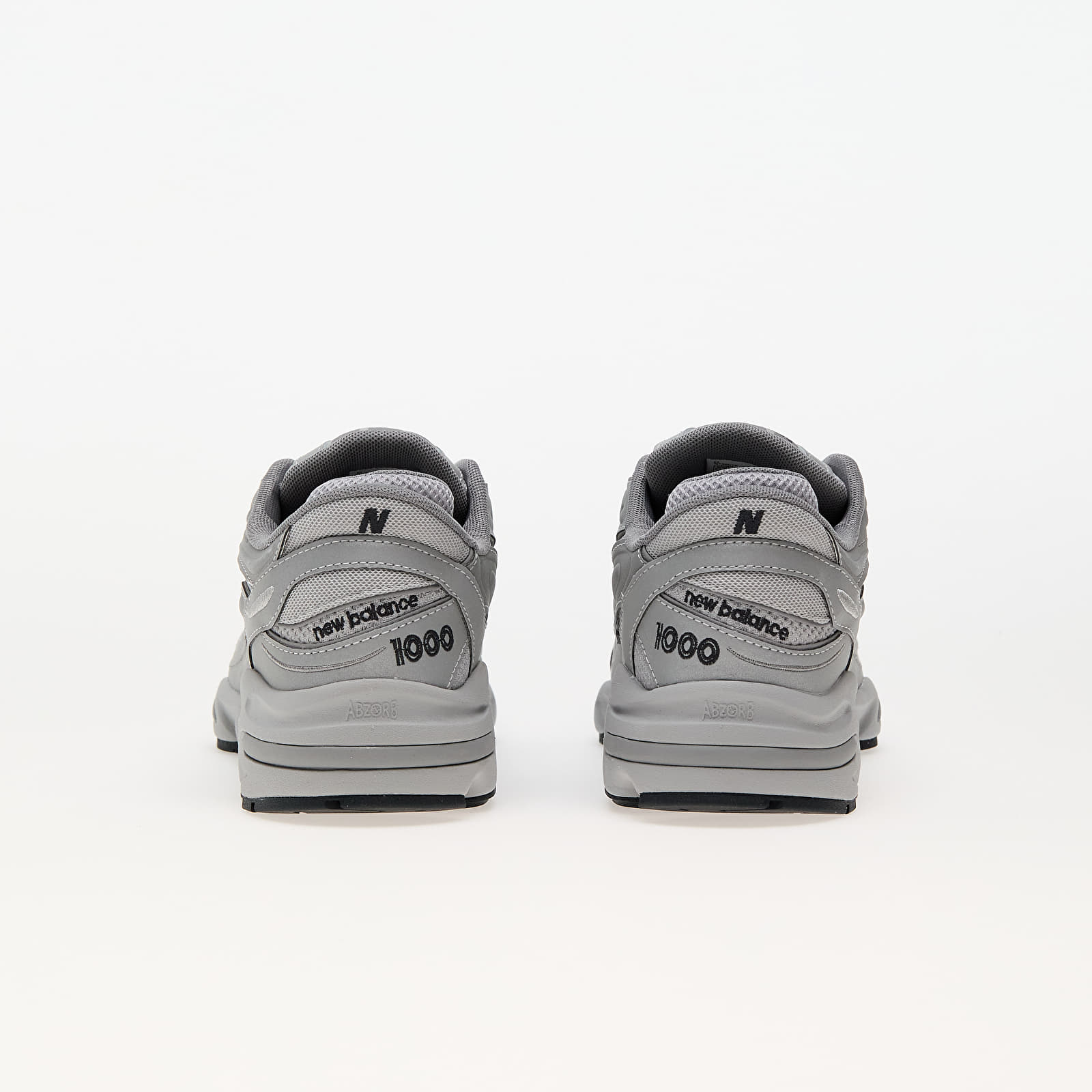 Încălțăminte și sneakerși pentru bărbați New Balance 1000 Silver Metallic