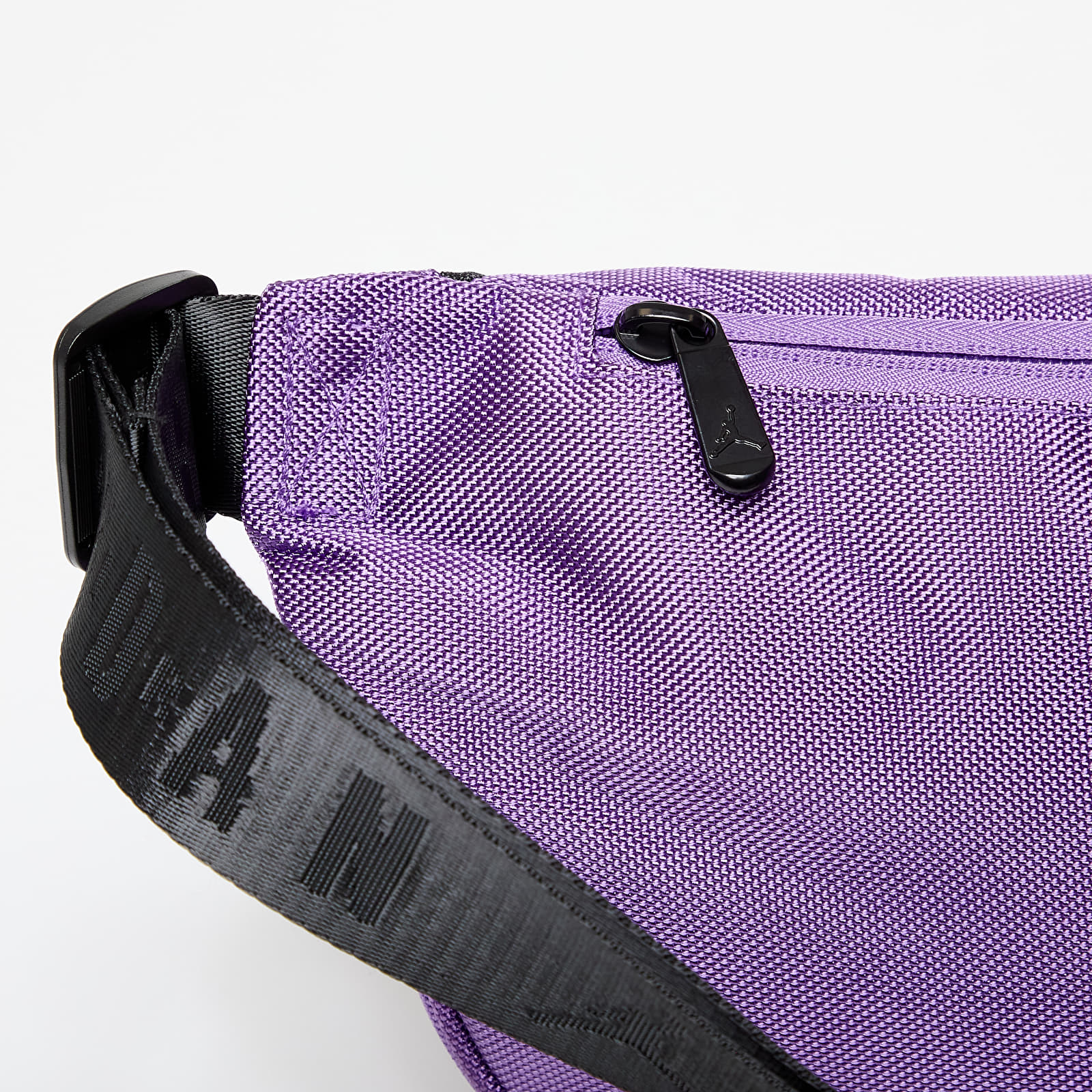 Munuaispakkaukset Jordan Jam Rise Cross Body Bag Black Raspberry