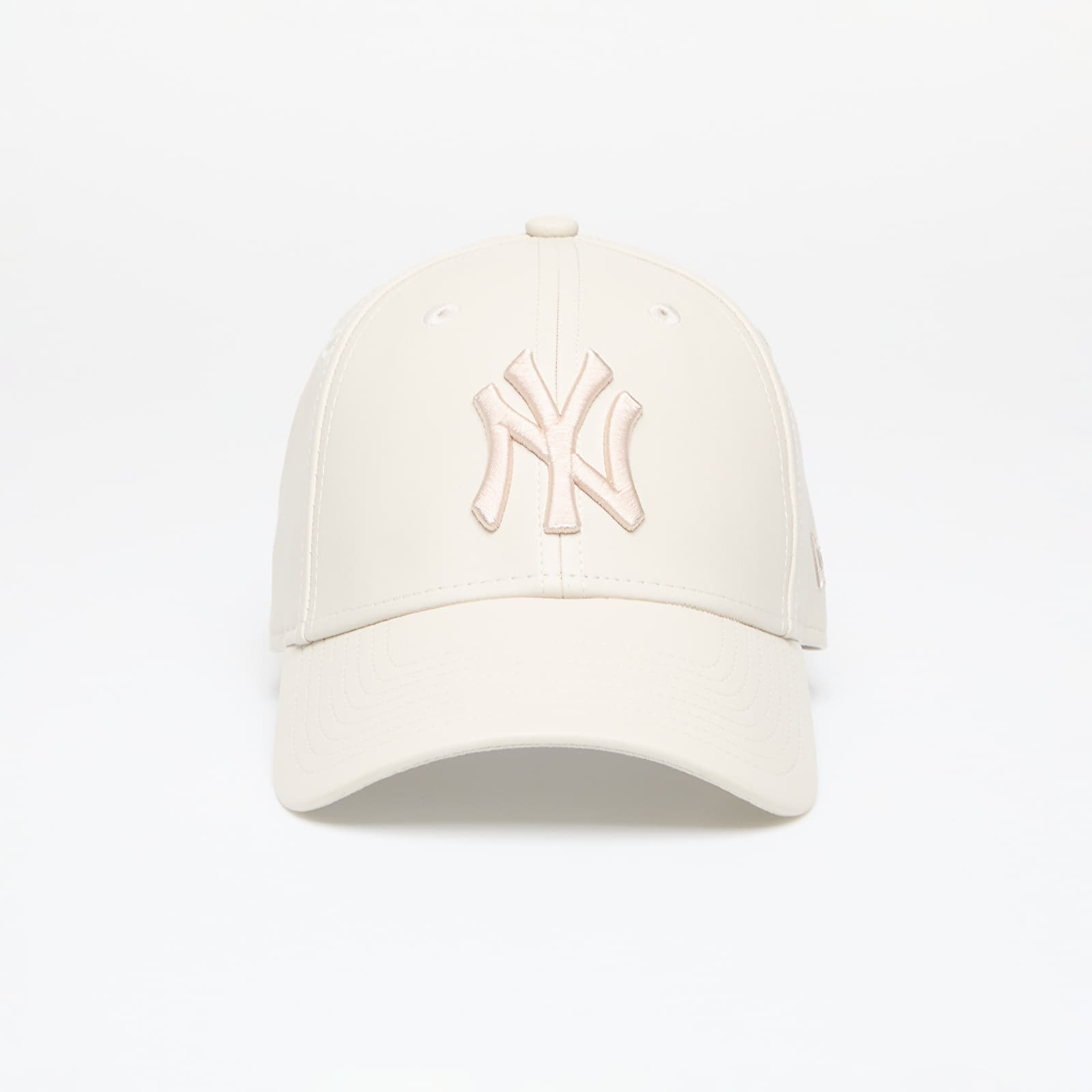 Caps New Era New York Yankees Faux Leather Womens 9FORTY Adjustable Cap Light Beige