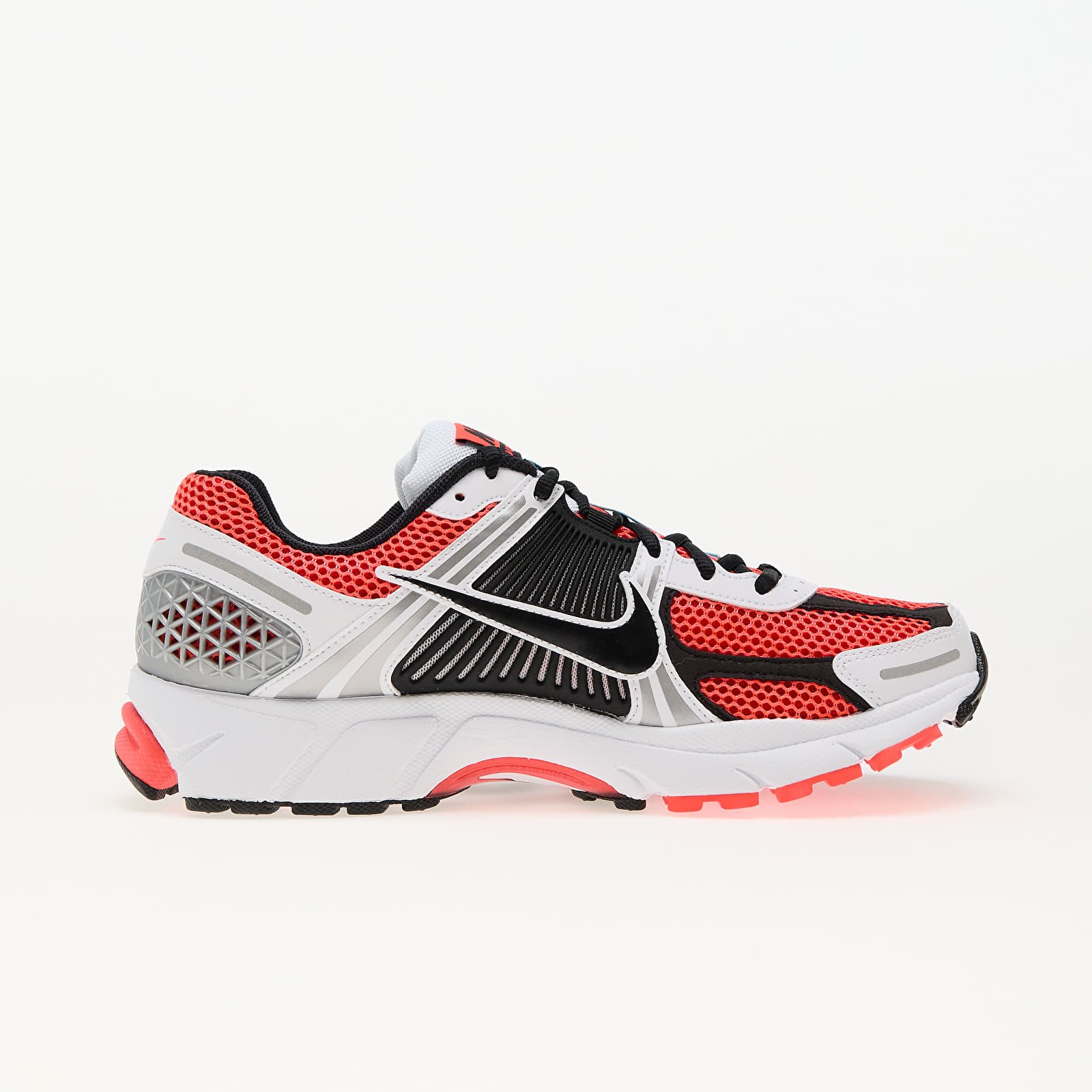 Sko Nike Zoom Vomero 5 Se Bright Crimson/ Black-Glacier Ice