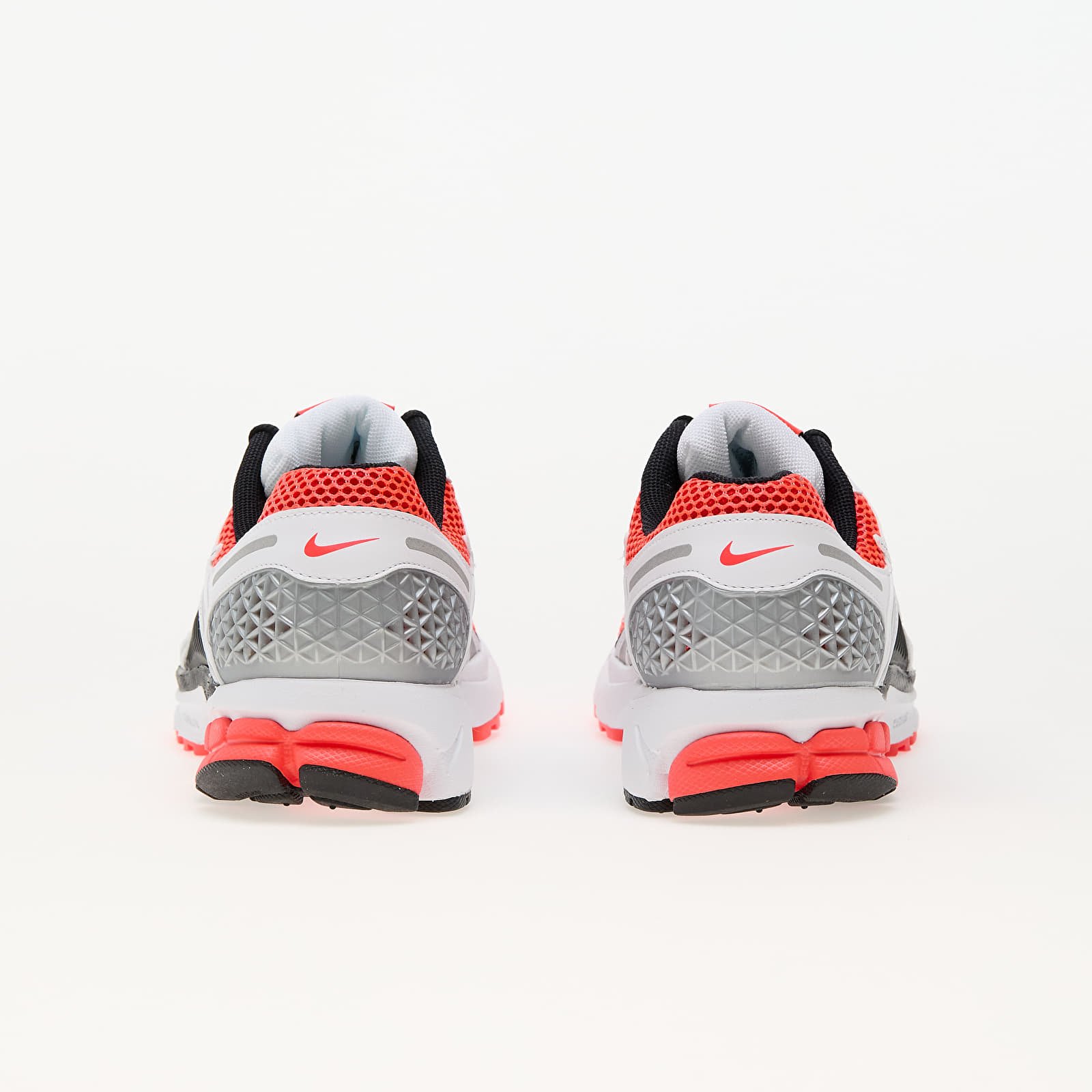 Sko Nike Zoom Vomero 5 Se Bright Crimson/ Black-Glacier Ice
