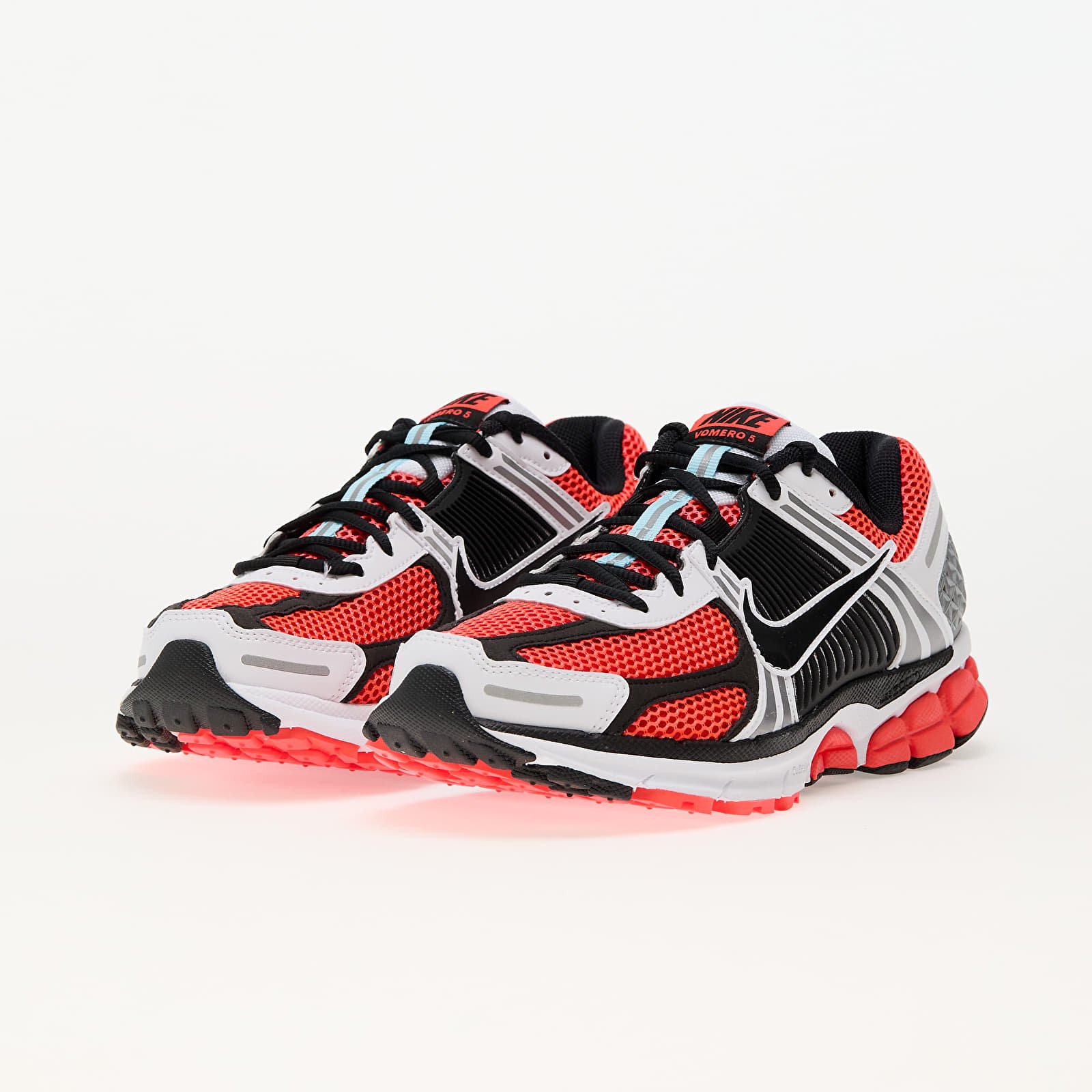 Sko Nike Zoom Vomero 5 Se Bright Crimson/ Black-Glacier Ice
