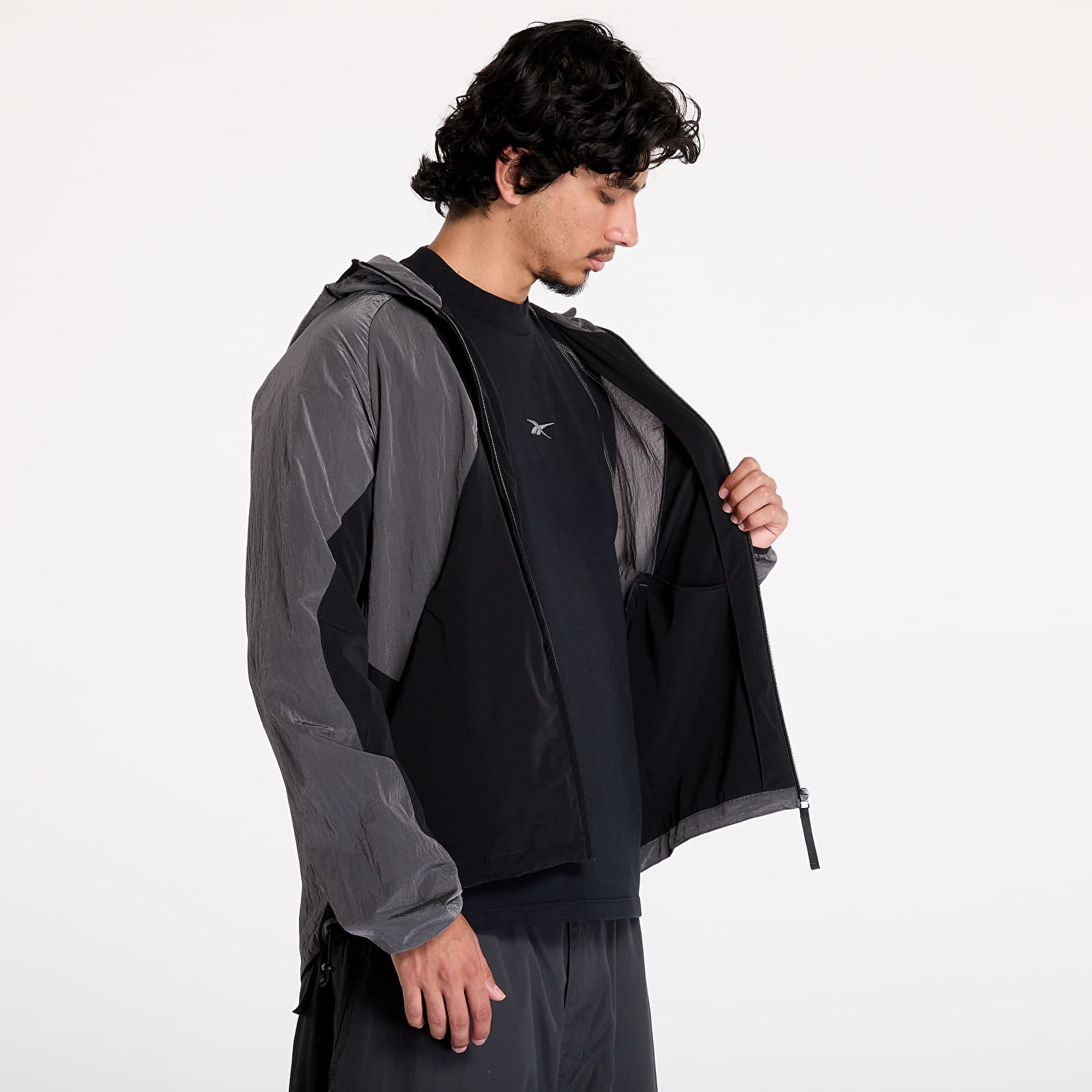 Chaquetas de hombre Reebok Running Hooded Jacket Black/ Misty Grey