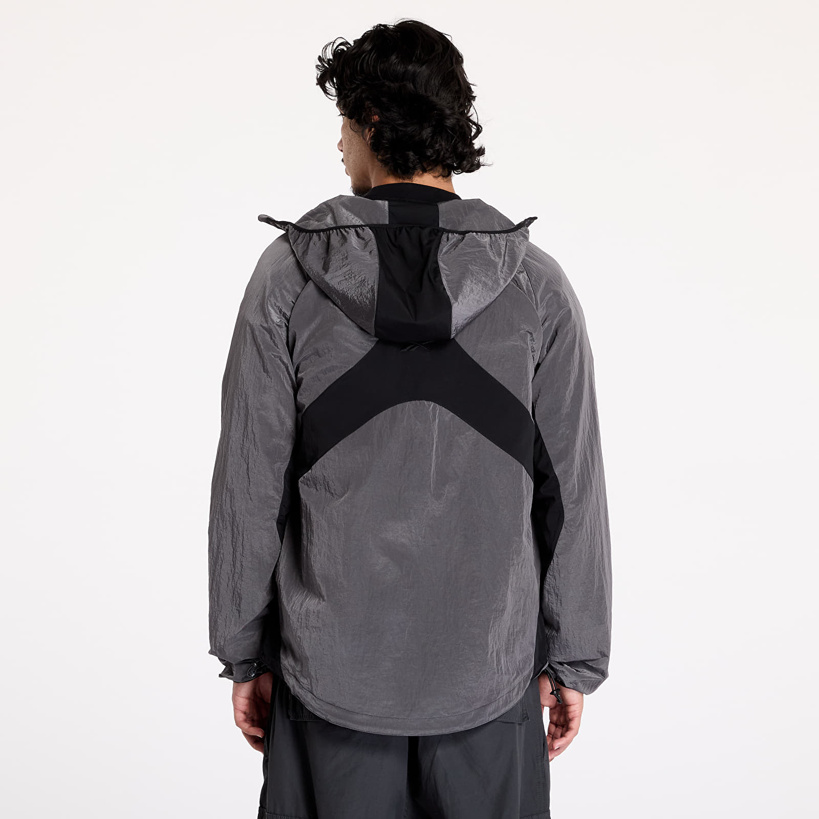 Chaquetas de hombre Reebok Running Hooded Jacket Black/ Misty Grey