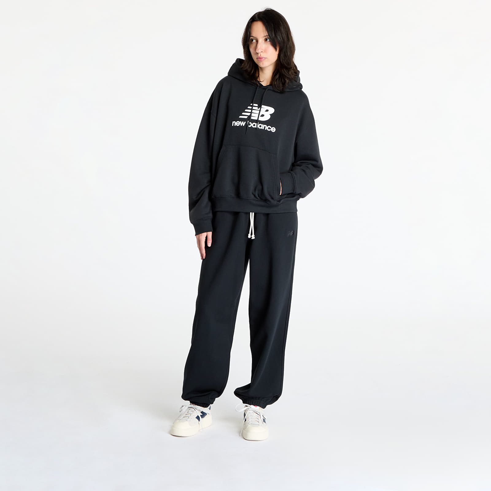 Women's Sweatshirts New Balance Sport Essentials French Terry Logo Hoodie Black