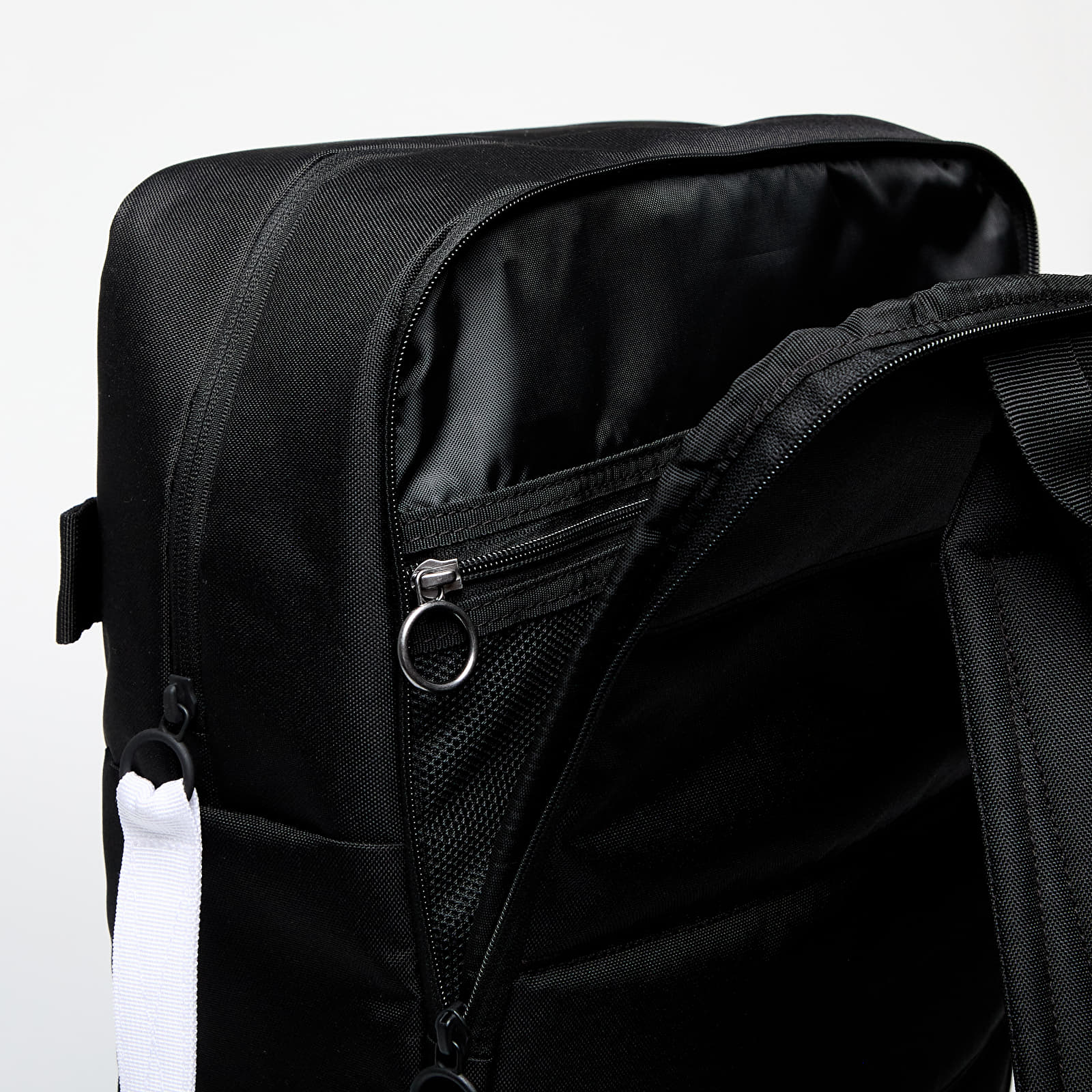 Mochilas para hombres Under Armour Project Rock Box DF BP Black/ White