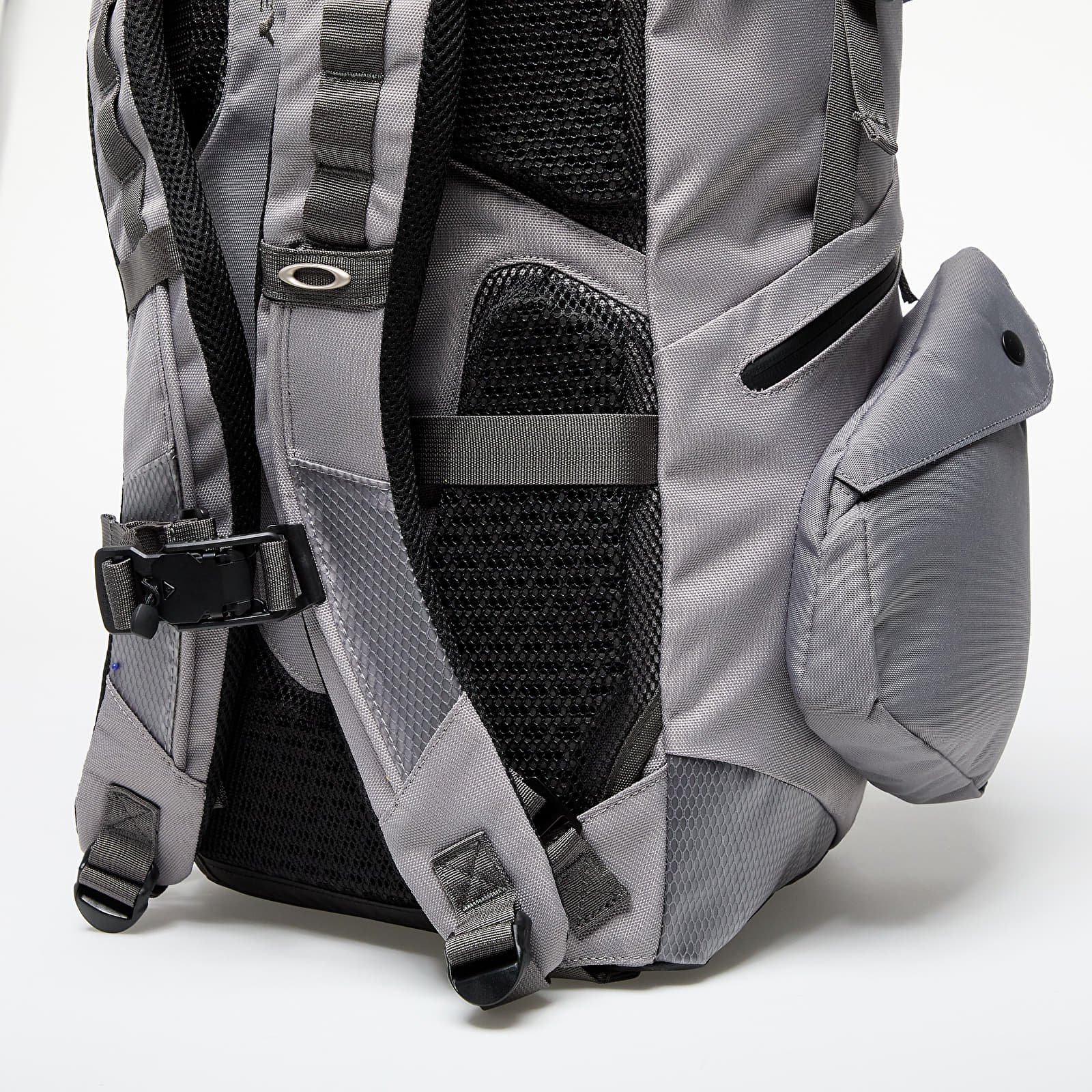 Pánské batohy Oakley Latitude Flex Pack Granite Grey
