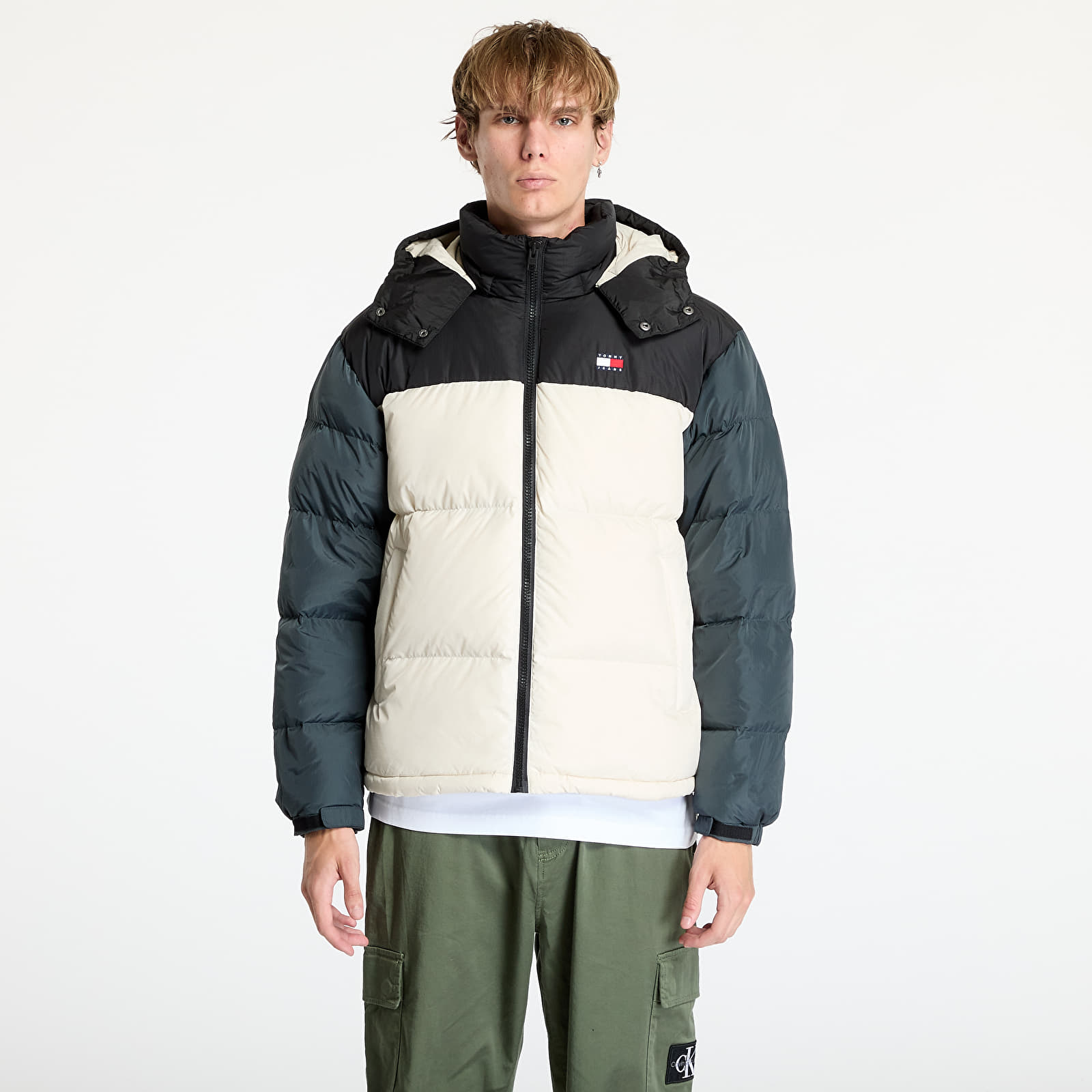 Men's jackets Tommy Jeans Alaska Colorblock Puffer Jacket Beige
