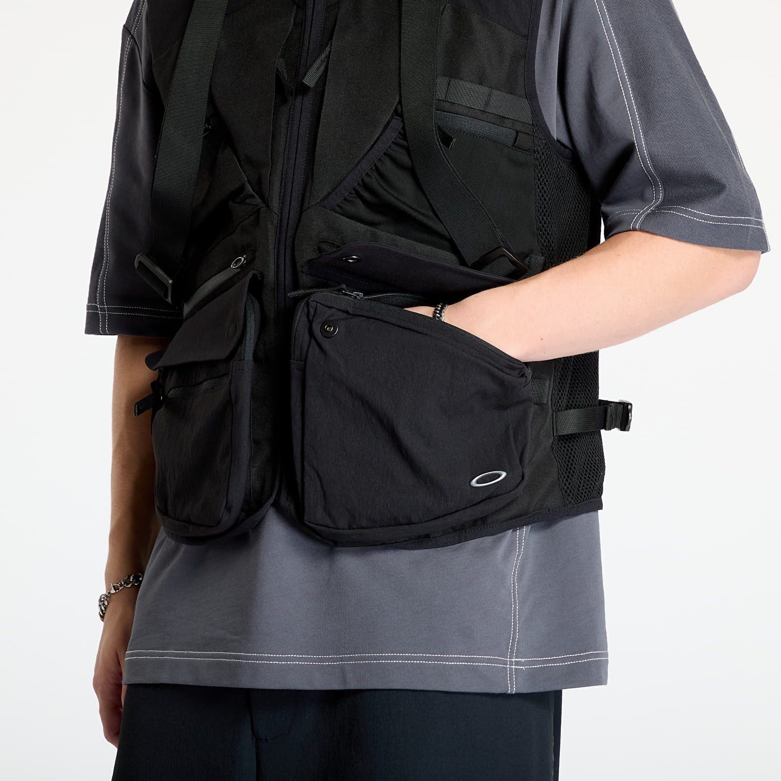 Men's vests Oakley Latitude Flex Vest Blackout | Queens
