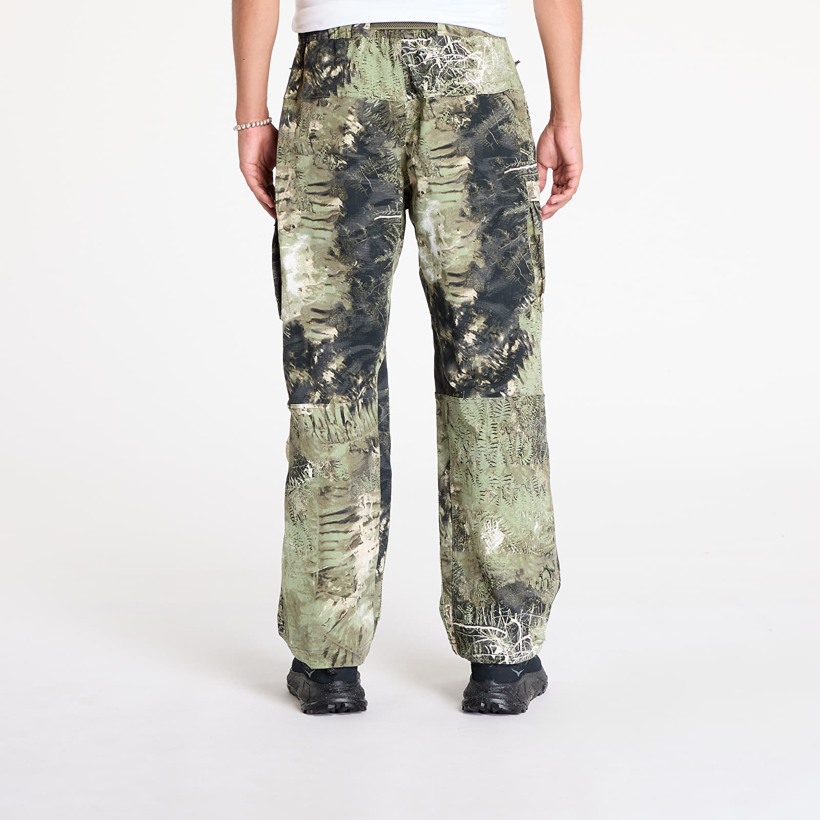 Blugi și pantaloni Nike ACG Smith Summit Men's Allover Print Cargo Pants Oil Green/ Medium Olive/ Reflective Silv