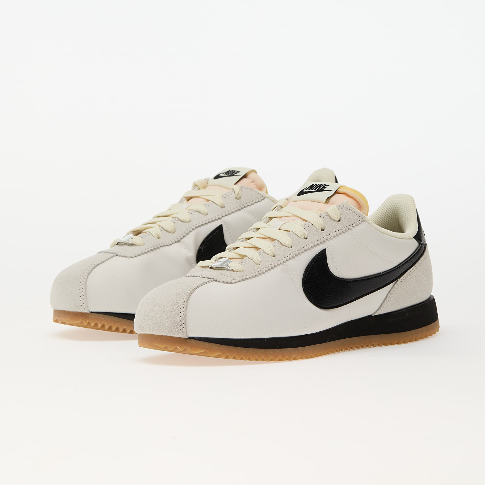 Women's sneakers and shoes Nike W Cortez Txt Phantom/ Black