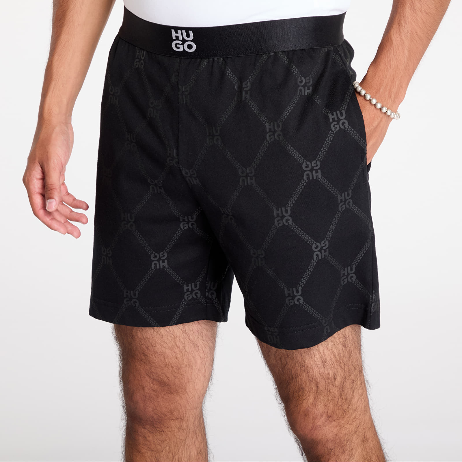 Pantalones cortos para hombre Hugo Boss Chain Monogram Short Black