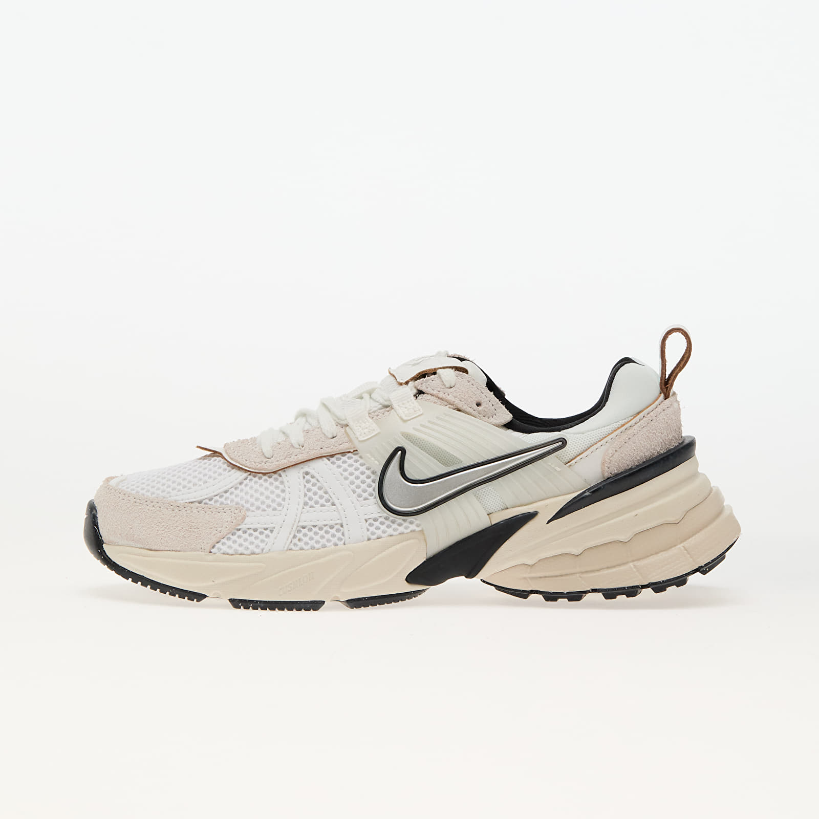 Sneakers und Schuhe für Frauen Nike W V2K Run Summit White/ Chrome-White-Lt Orewood Brn