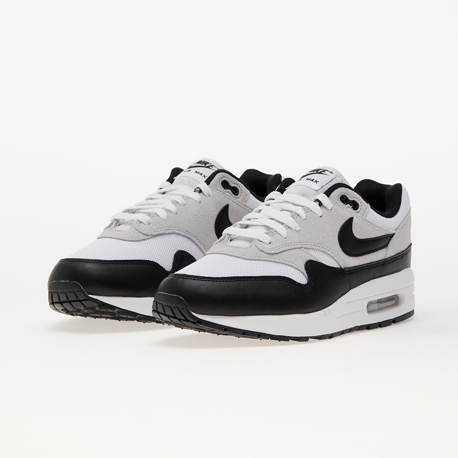 Men s sneakers and shoes Nike Air Max 1 Essential White Black Pure Platinum Queens