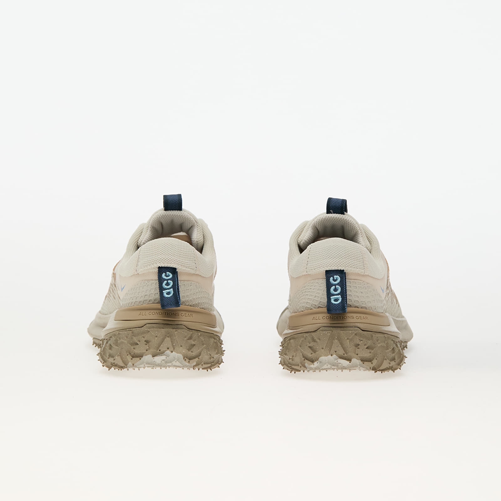 Turnschuhe und Schuhe für Männer Nike Acg Mountain Fly 2 Low Lt Orewood Brn/ Khaki-Light Bone