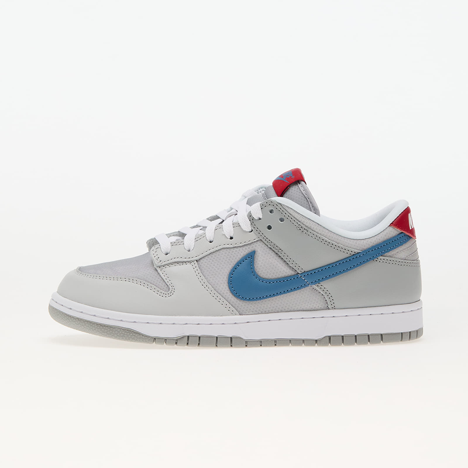 Men's sneakers and shoes Nike Dunk Low Metallic Silver/ Aegean Storm