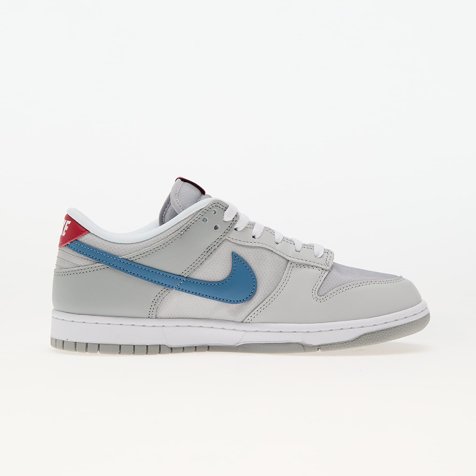 Men's sneakers and shoes Nike Dunk Low Metallic Silver/ Aegean Storm