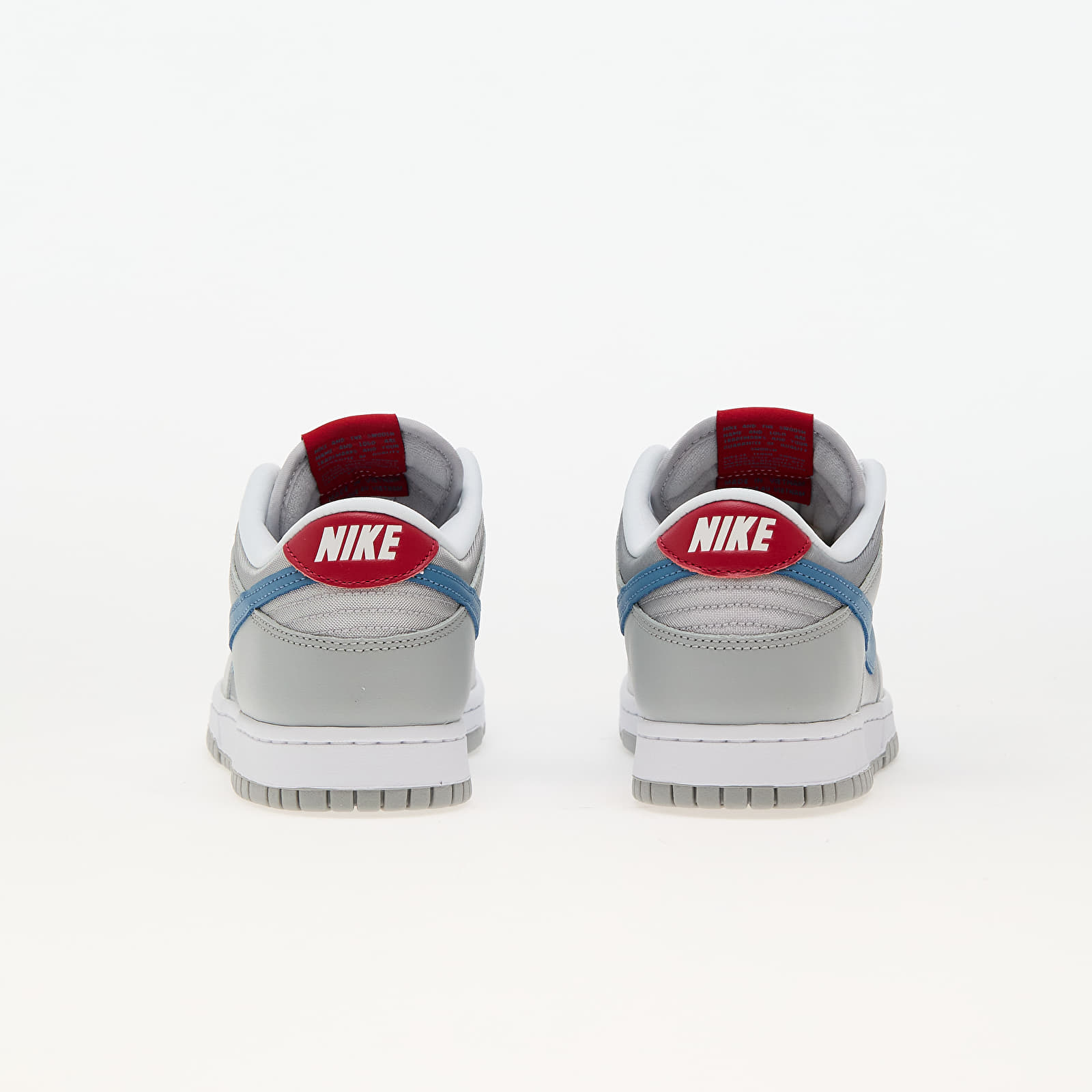 Men's sneakers and shoes Nike Dunk Low Metallic Silver/ Aegean Storm