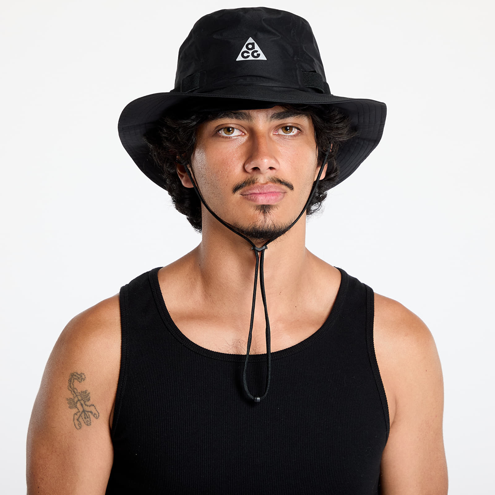 Nike Apex Storm-FIT Bucket Hat Black/ Reflective Silver S