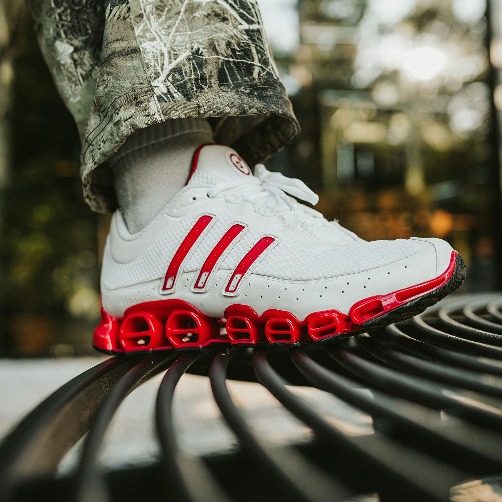 Zapatillas y zapatos de hombre adidas Megaride Ftw White/ Better Scarlet/ Core Black