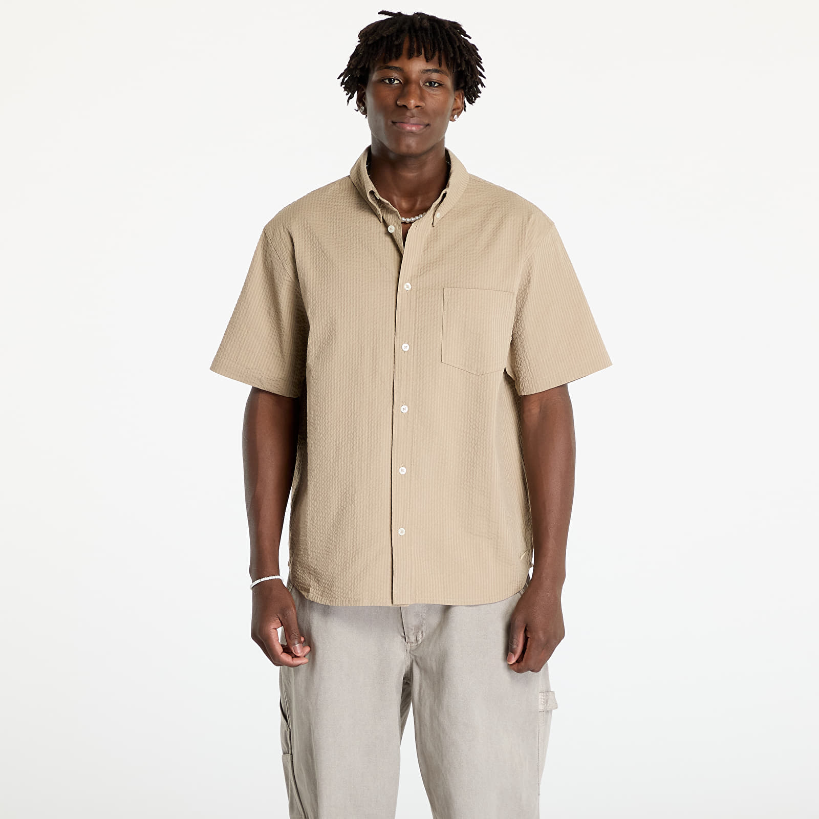 Camisas para hombre Nike Life Men's Short-Sleeve Seersucker Button-Down Shirt Khaki/ Khaki