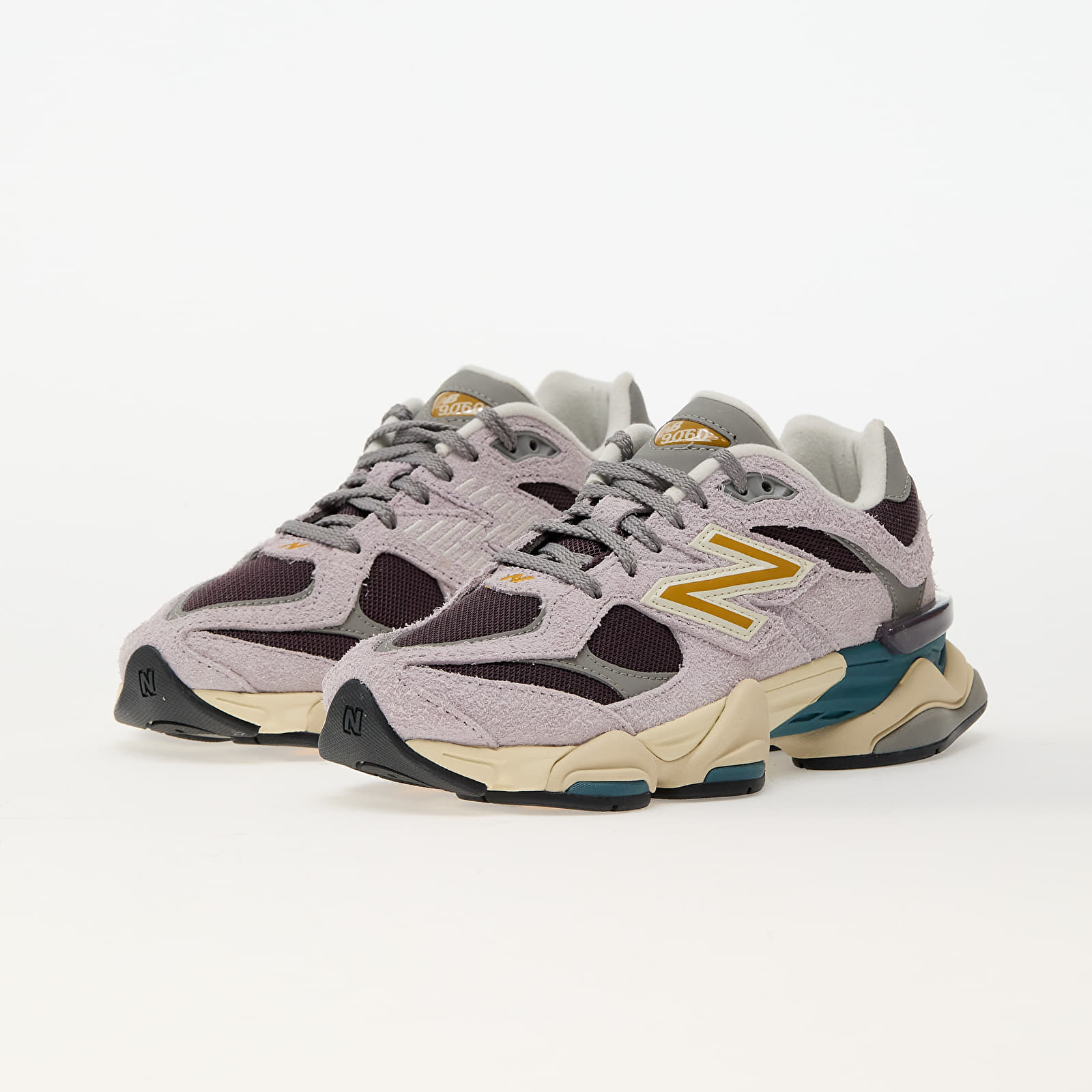 Baskets et chaussures pour hommes New Balance 9060 Purple Queens