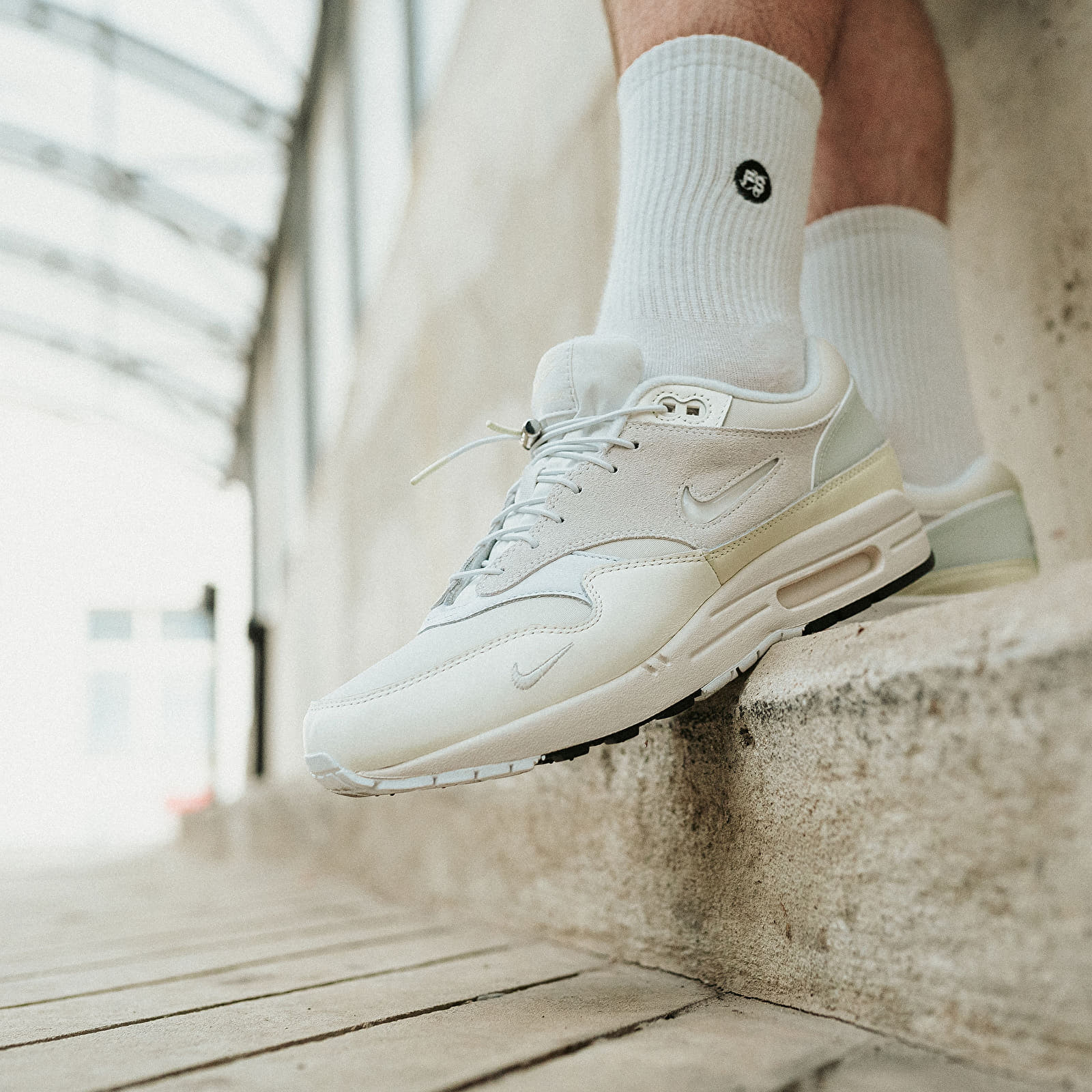 Turnschuhe und Schuhe für Männer Nike Air Max 1 Premium Summit White/ White-Sail-Coconut Milk