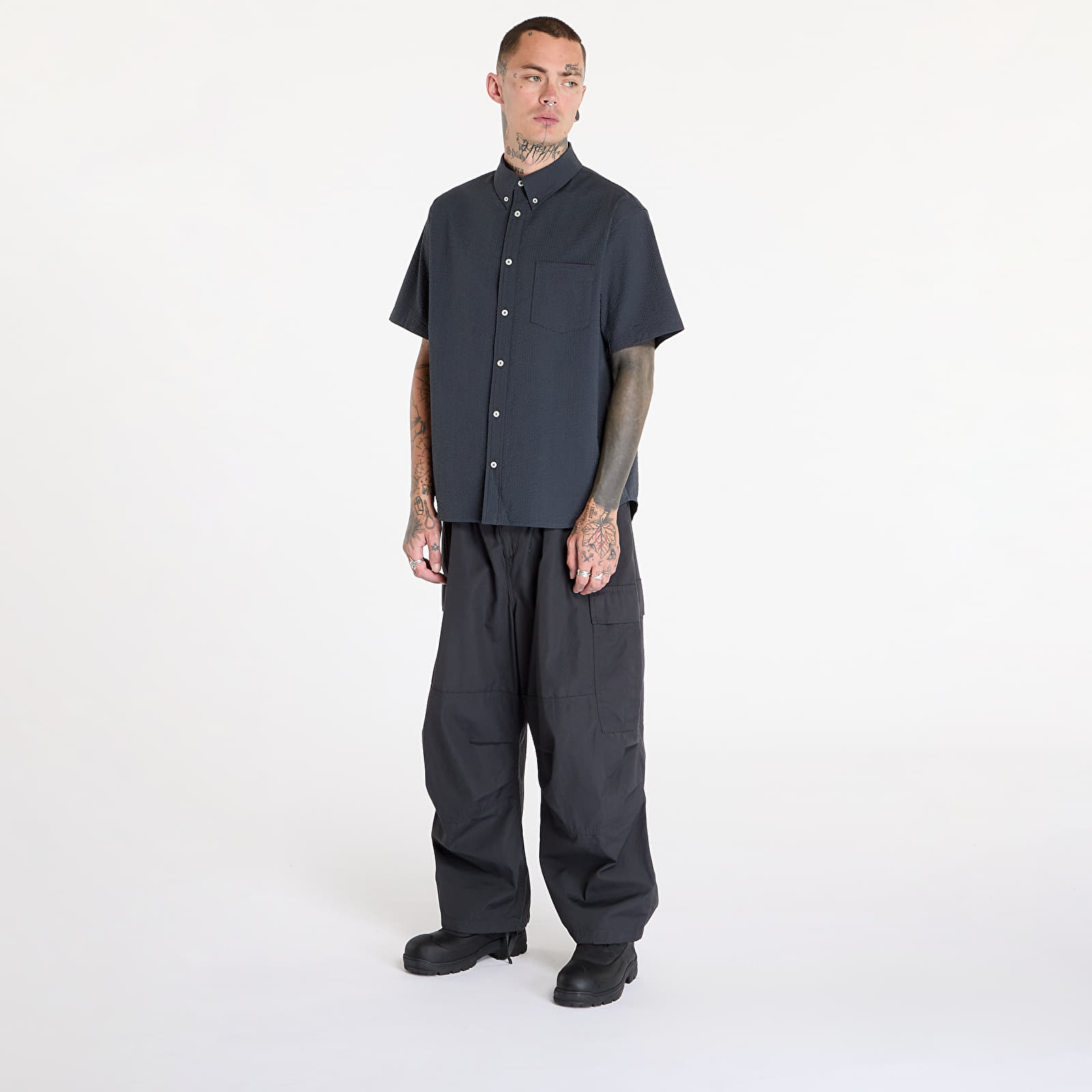 Herren-Hemden Nike Life Men's Short-Sleeve Seersucker Button-Down Shirt Anthracite/ Anthracite