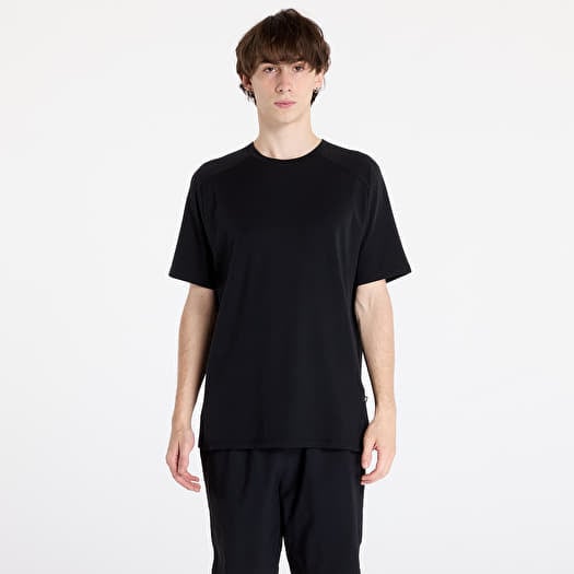 T-shirt On Focus T-Shirt Black