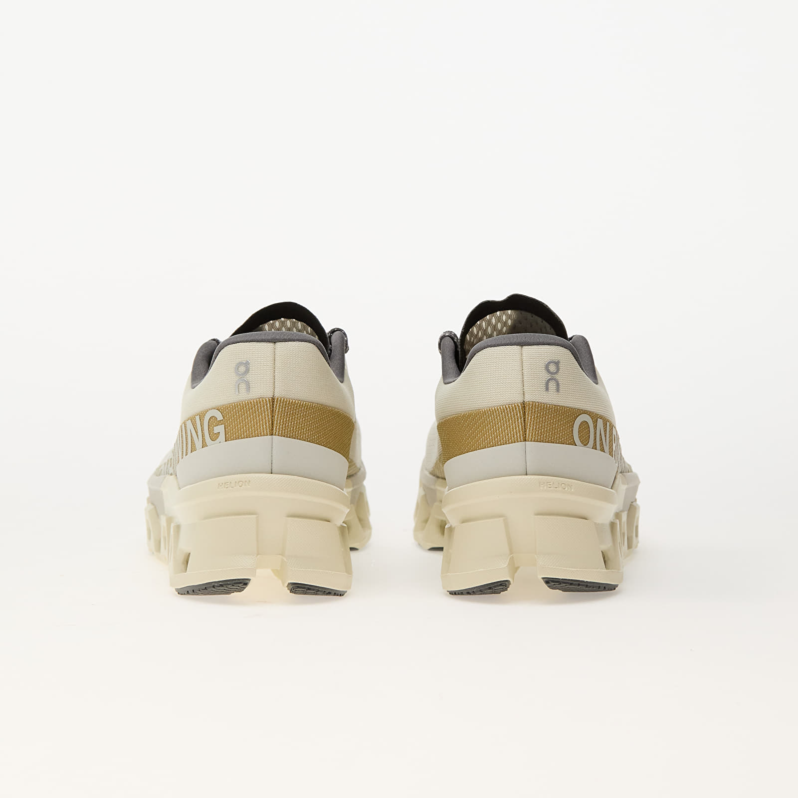 Men's sneakers and shoes On M Cloudmonster 2 Cream/ Ice