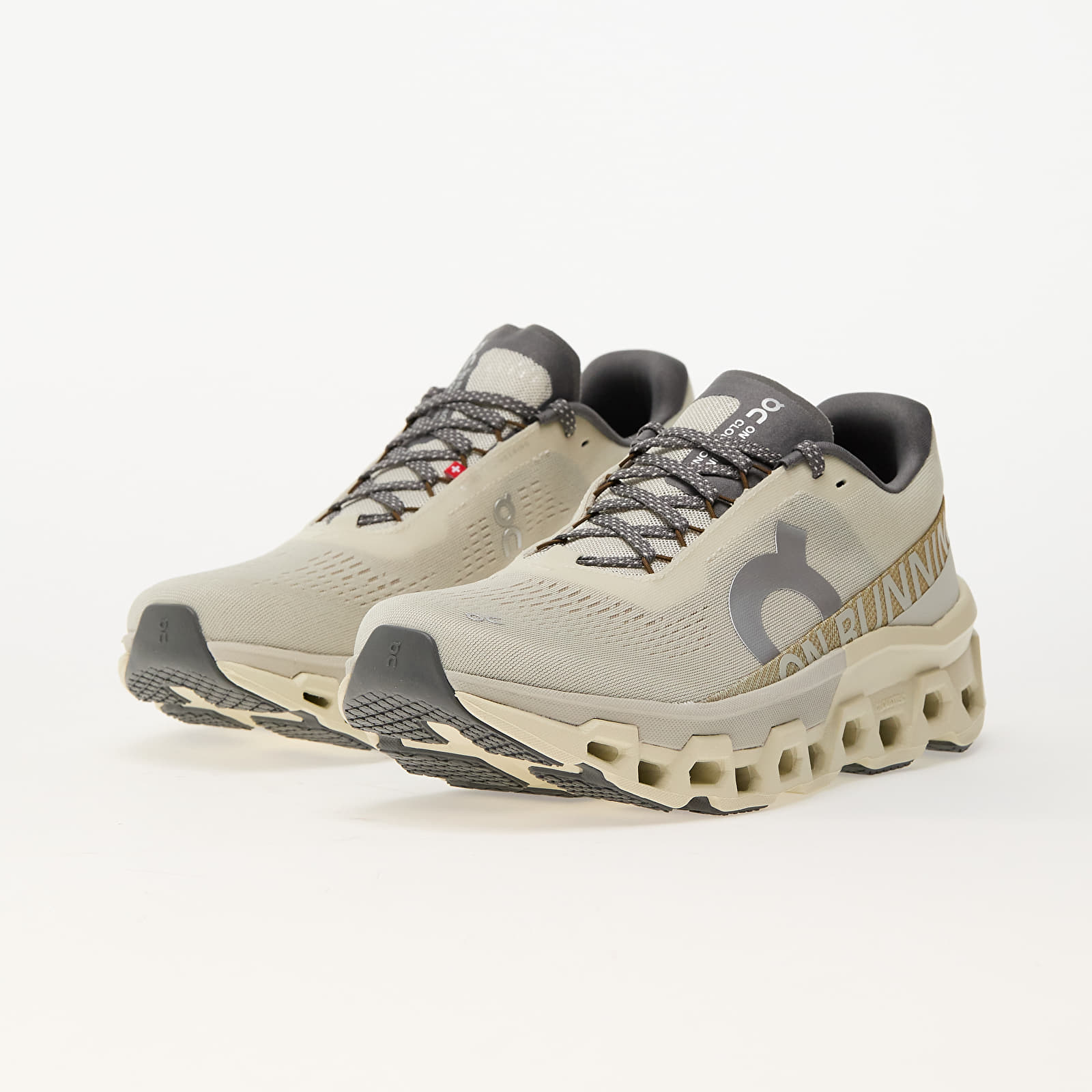 Men's sneakers and shoes On M Cloudmonster 2 Cream/ Ice