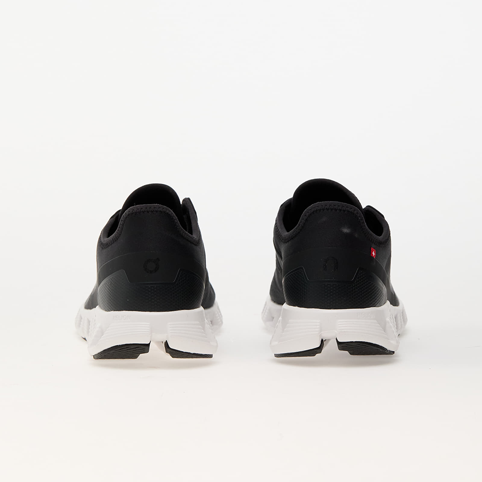 Naiste tossud ja kingad On W Cloud X 3 Ad Black/ White