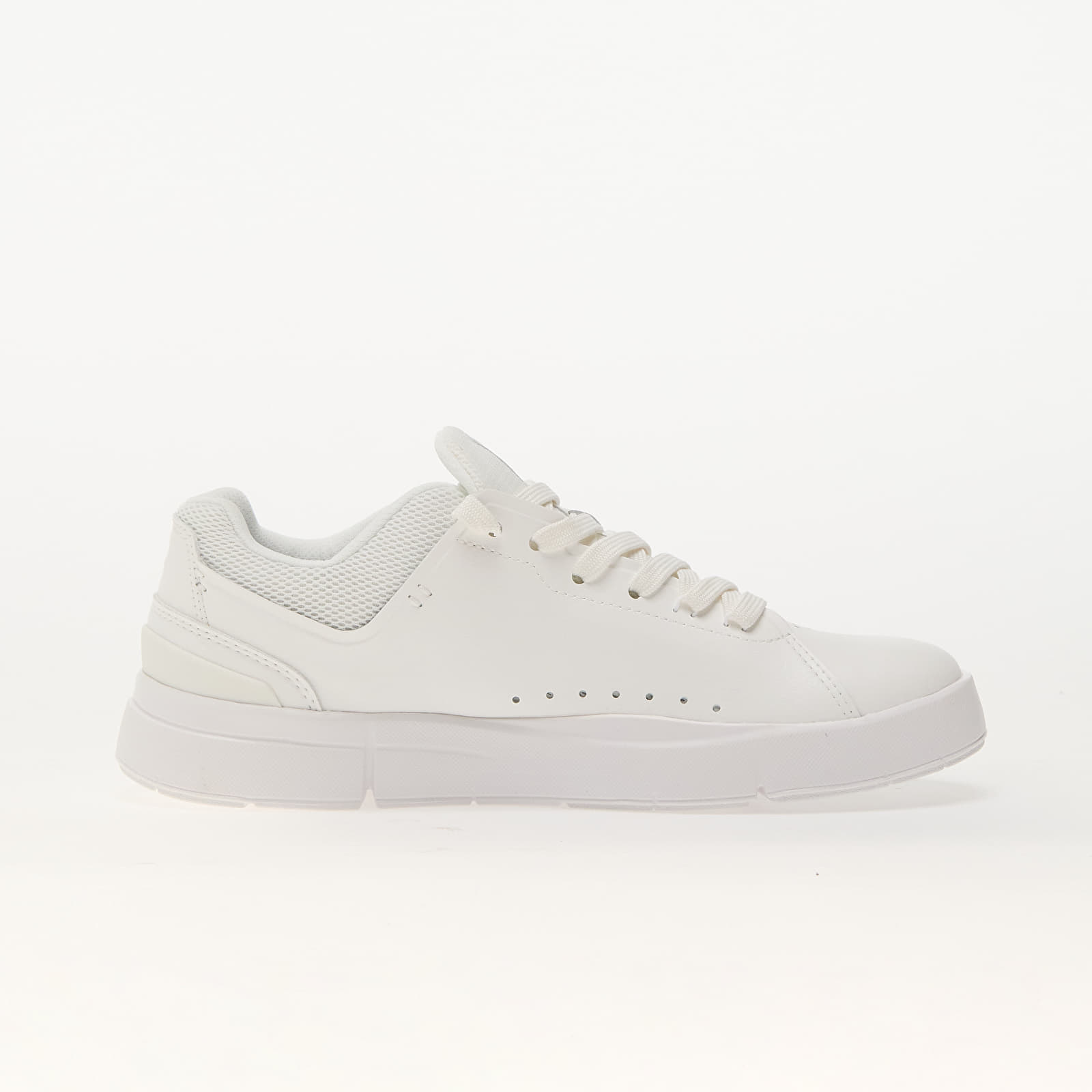 Sieviešu kedas un apavi On W The Roger Advantage All White