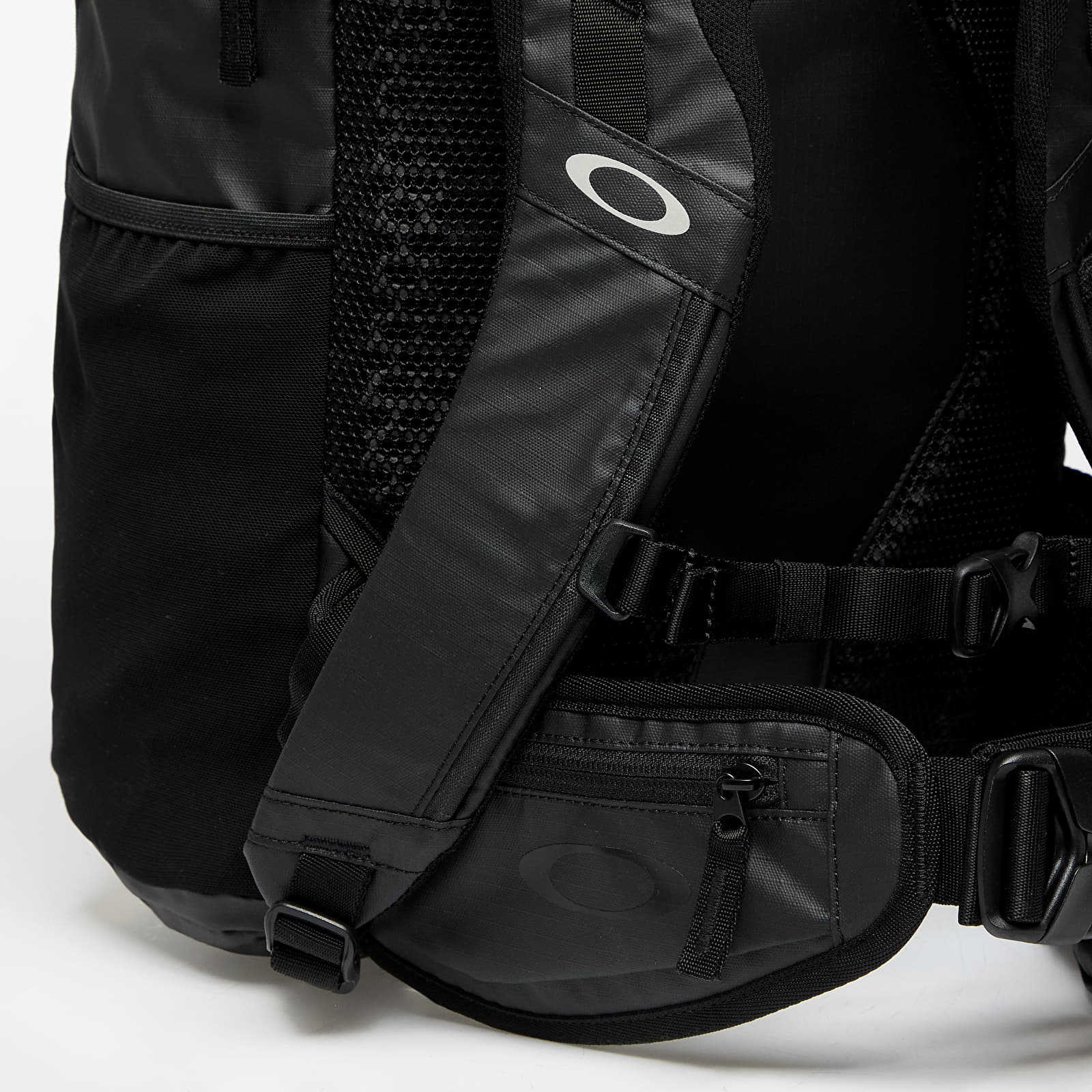 Men's backpacks Oakley Road Trip Terrain 25L Rc Pack Blackout