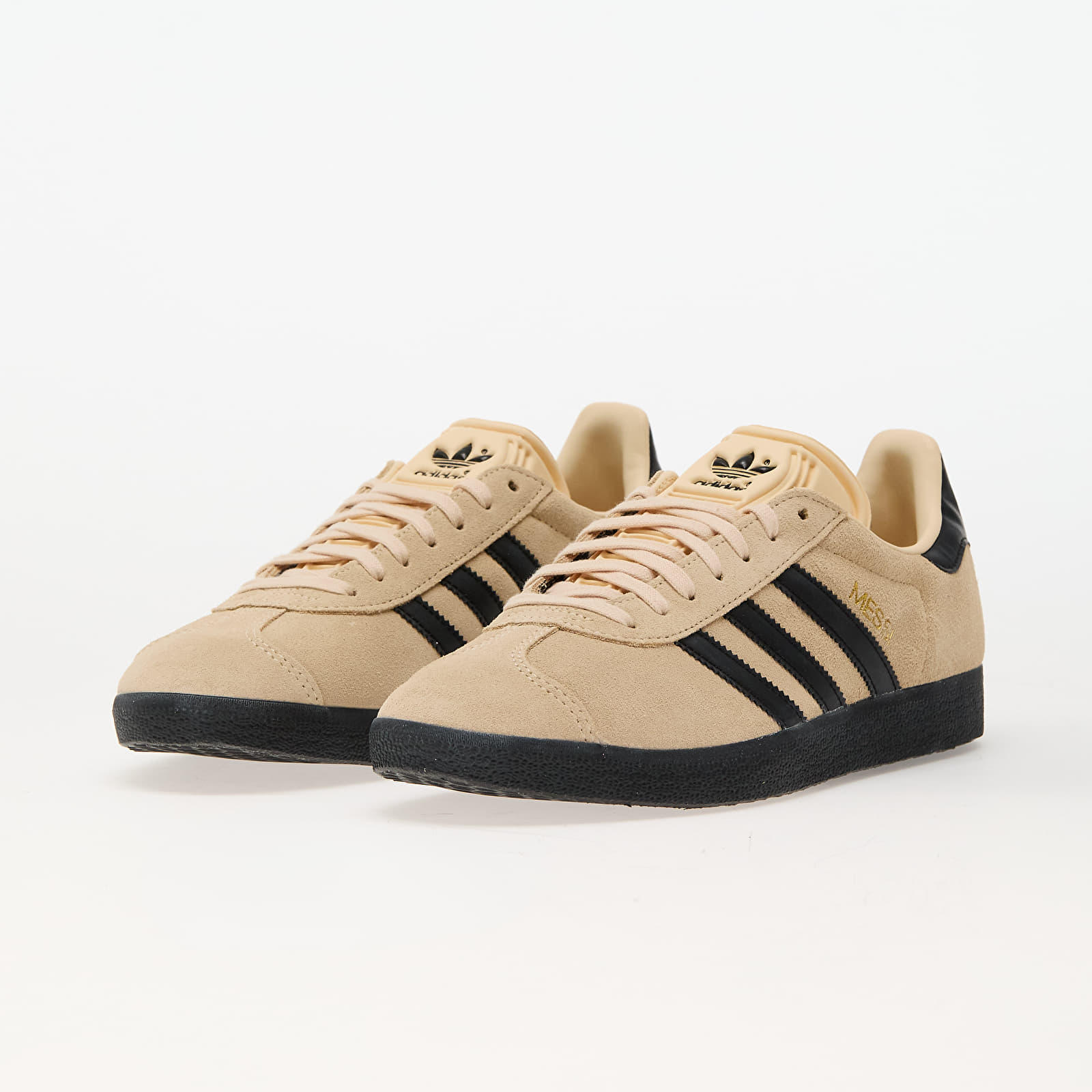 Turnschuhe und Schuhe für Männer adidas Gazelle Messi Crystal Sand/ Core Black/ Gold Metallic
