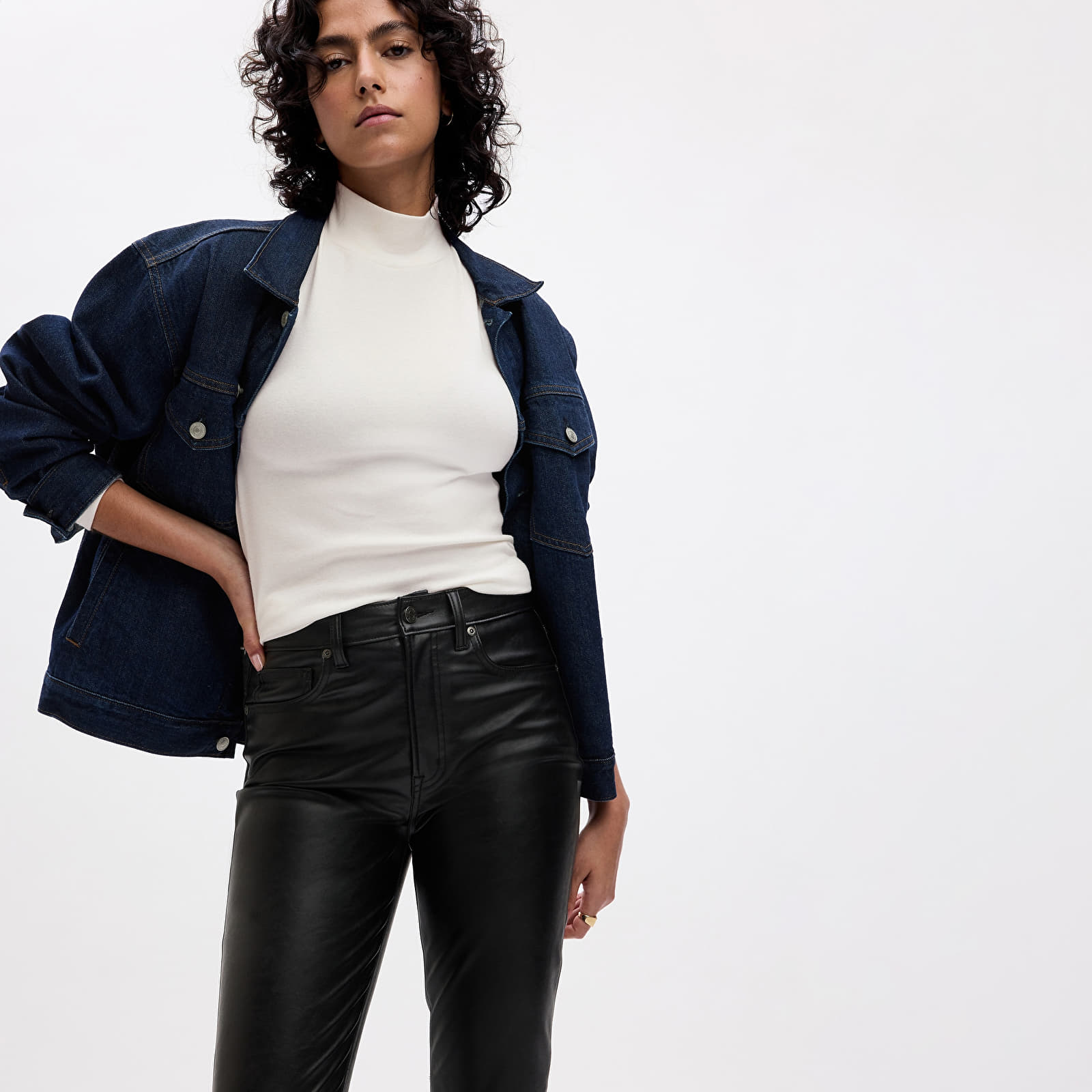 Dames jeans GAP Vintage Slim Faux Leather Pants Black Leather Look