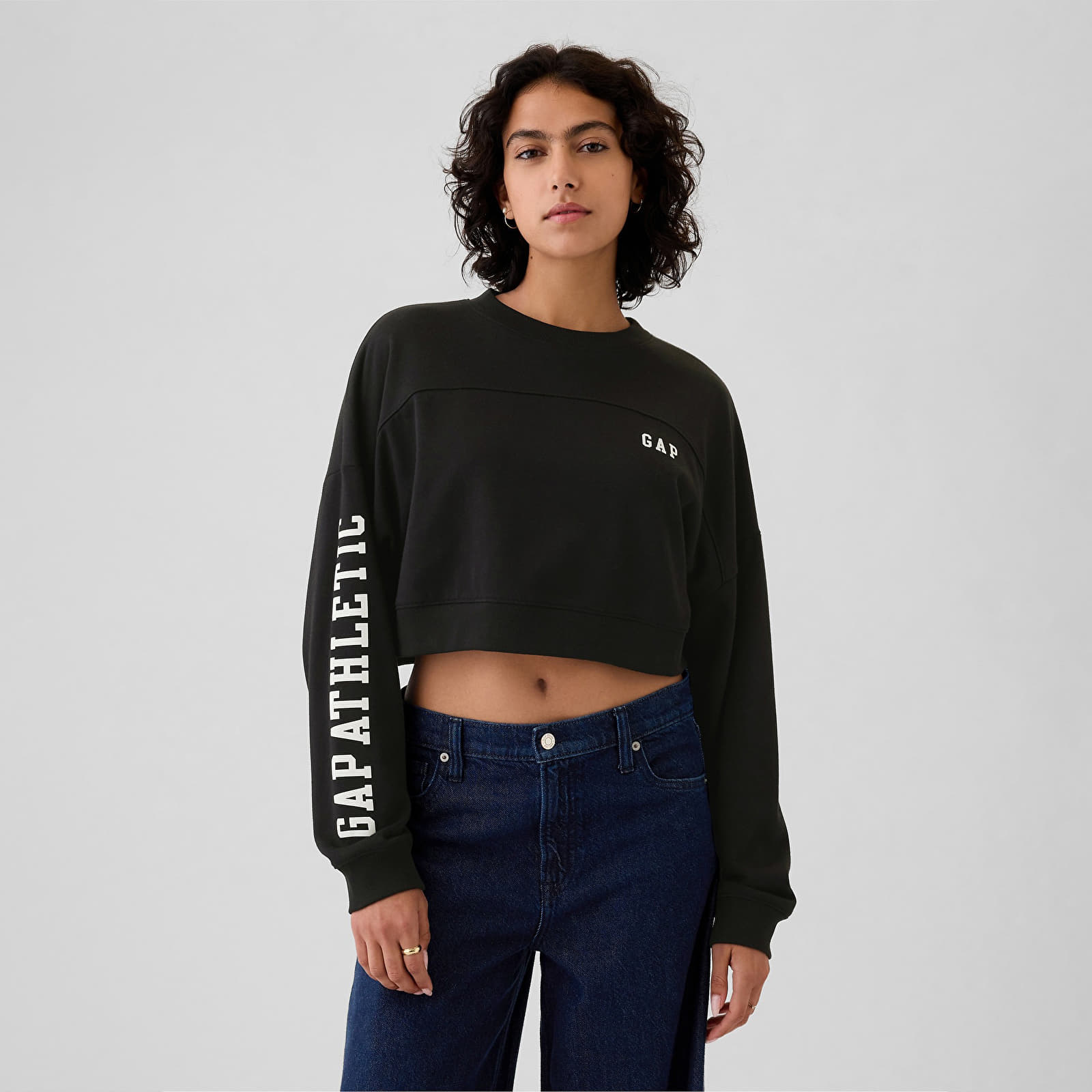 Women s Sweatshirts GAP Crop Sweatshirt True Black Queens