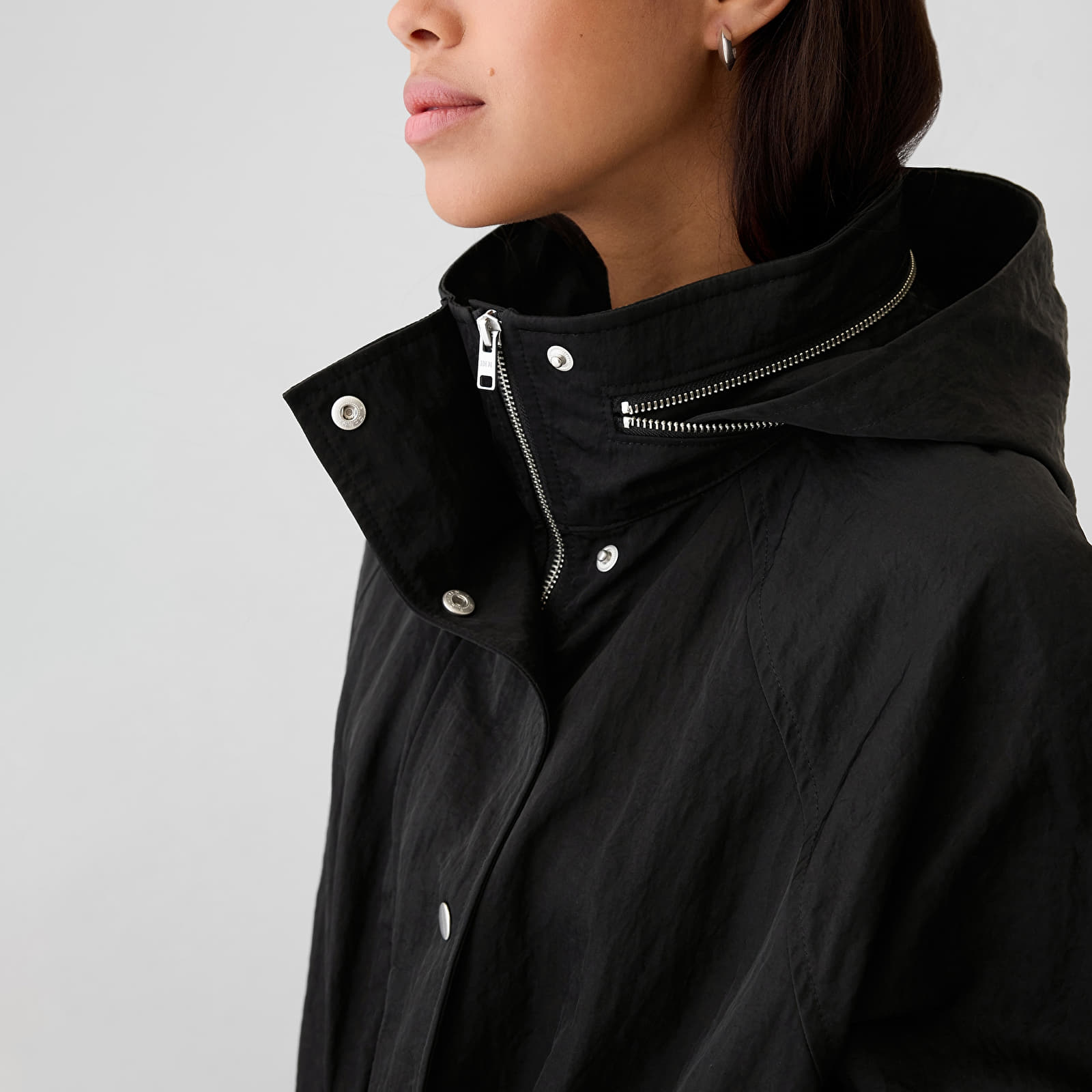 Jachete pentru femei GAP Nylon Parka Black