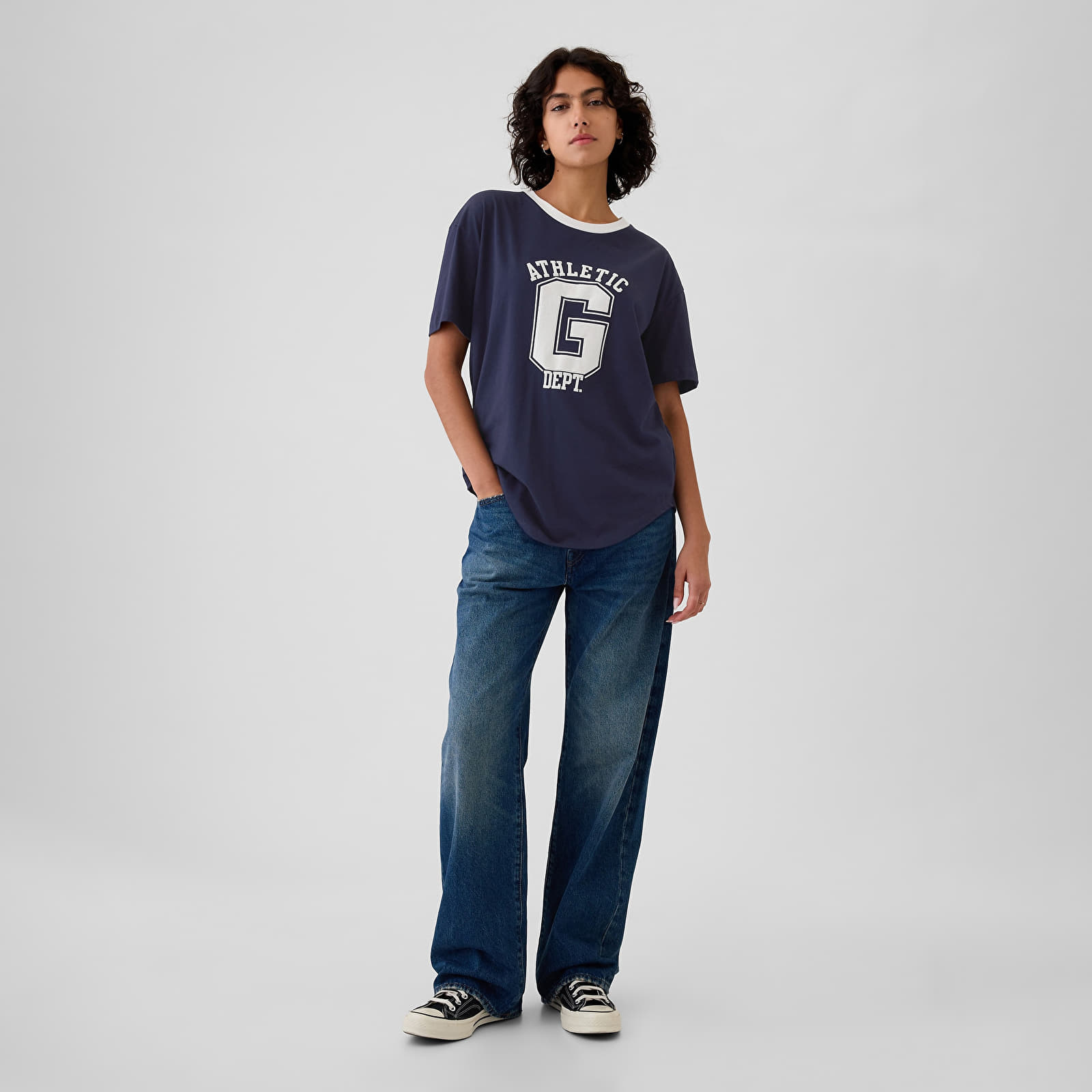 Tricouri pentru femei GAP Shortsleeve Logo Tee Navy Uniform
