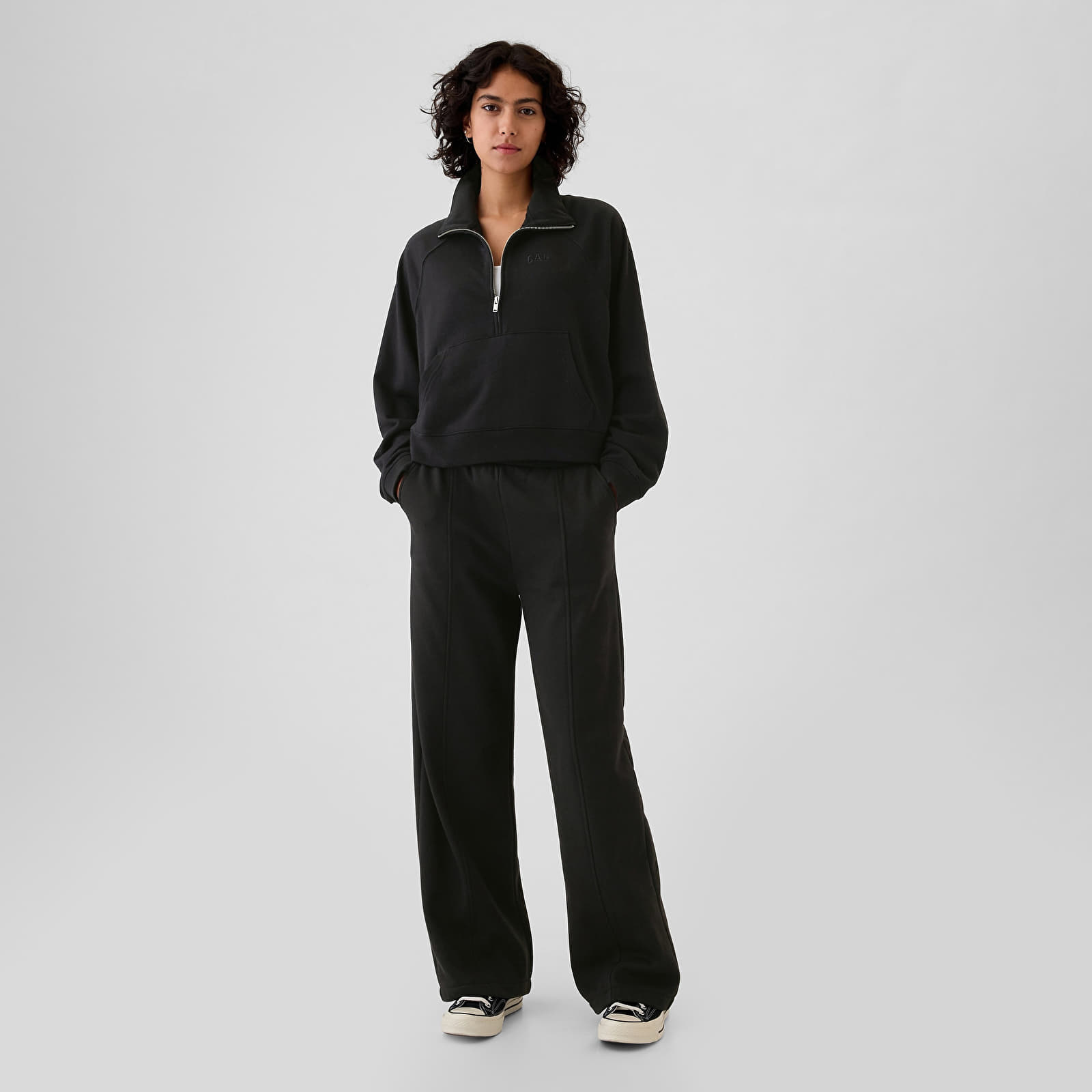 Sudaderas de mujer GAP Logo  Quarter Zip True Black