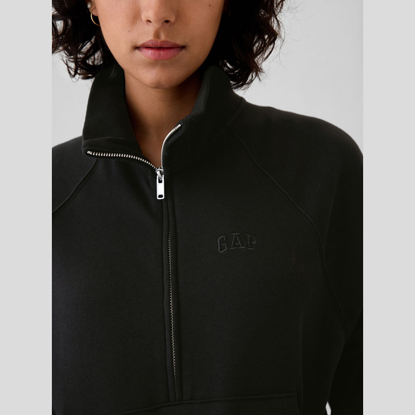 Sudaderas de mujer GAP Logo  Quarter Zip True Black