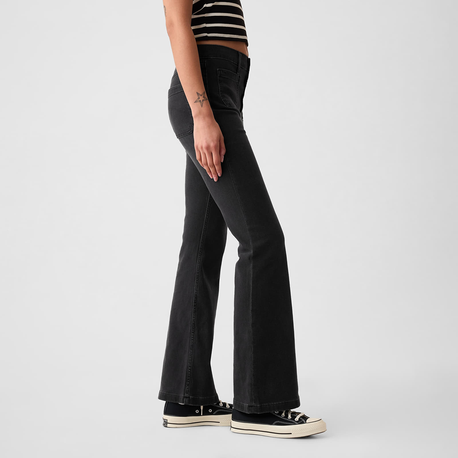 Jeans för kvinnor GAP Denim Pants Flare Basic Black
