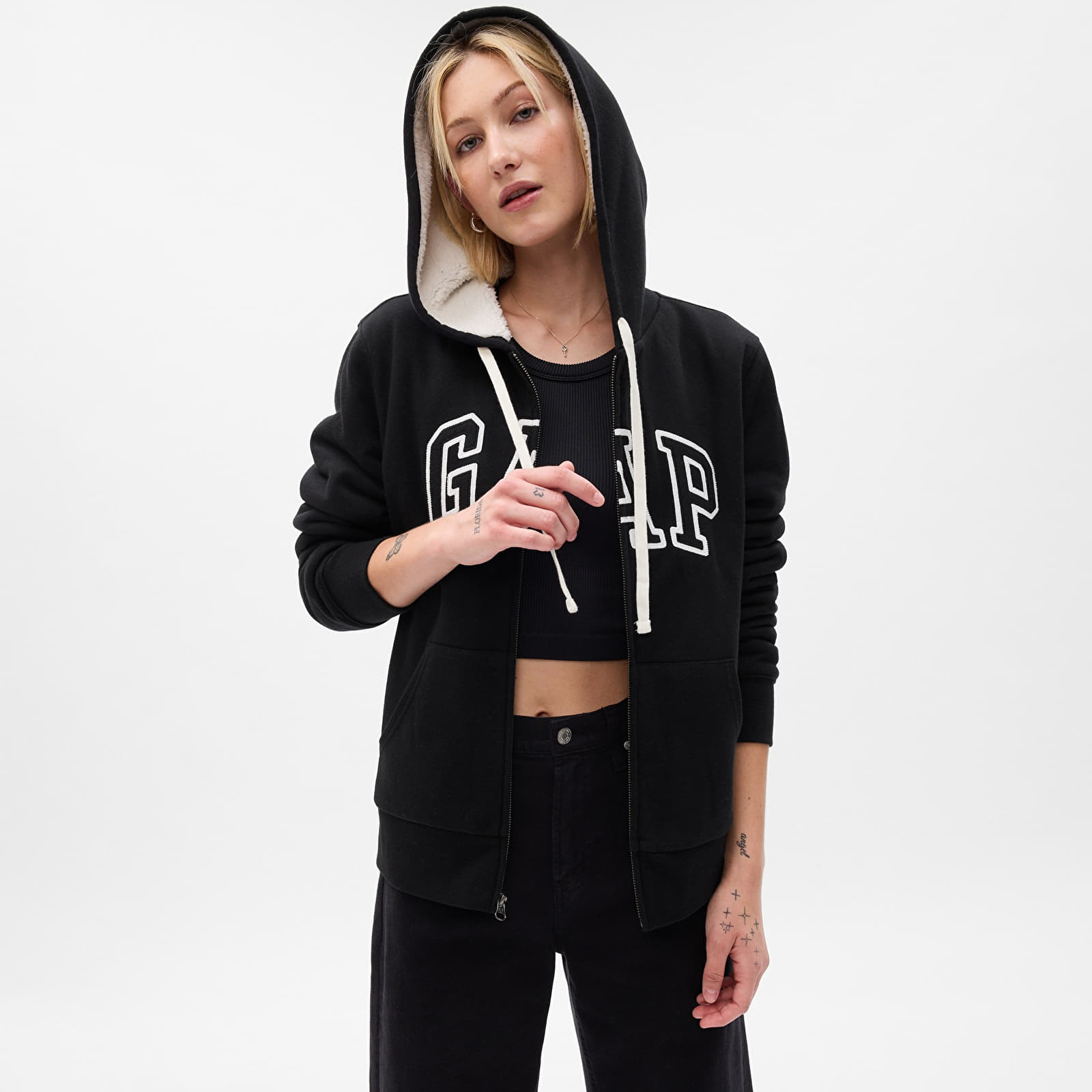 Sudaderas de mujer GAP Logo Sherpa Fullzip Hoodie True Black