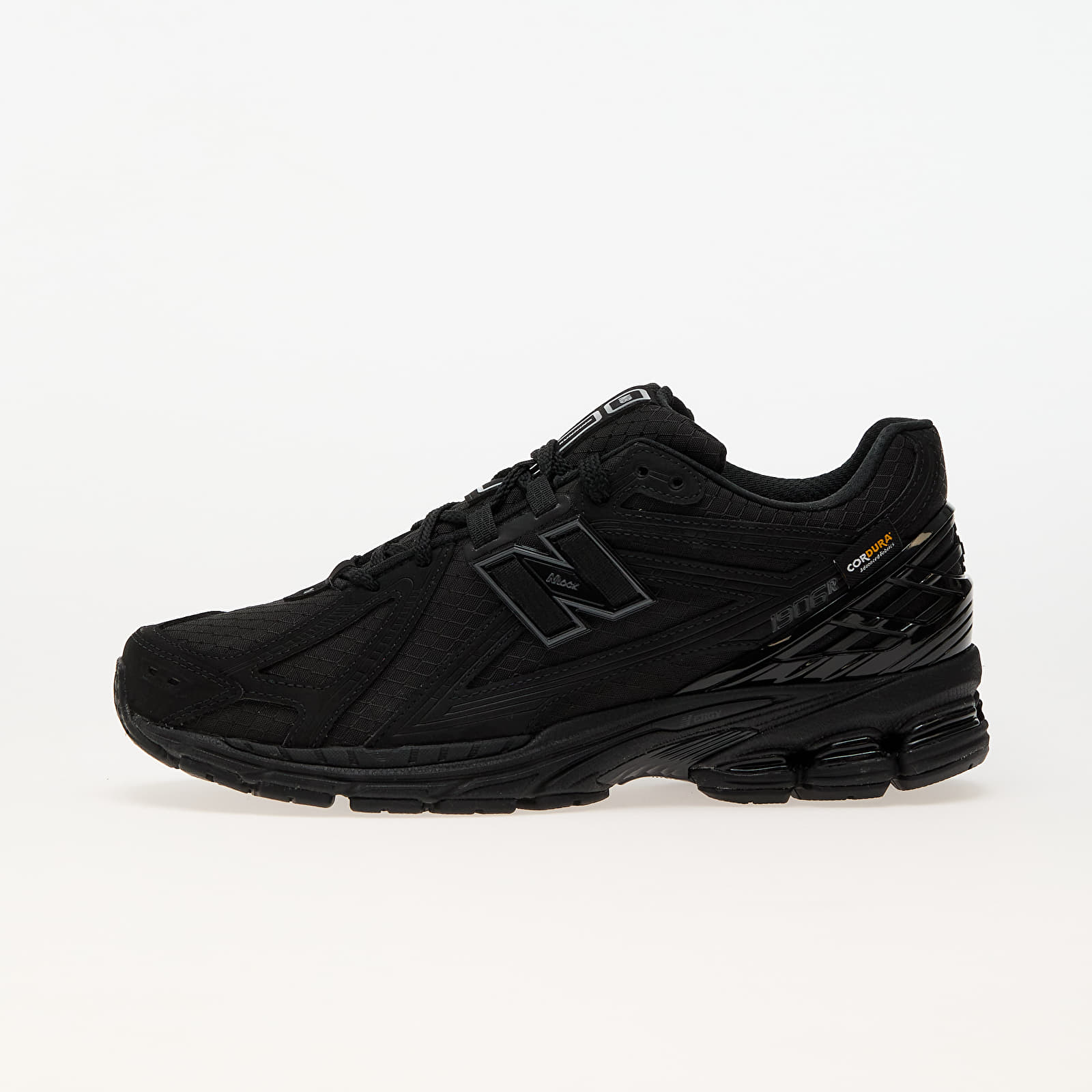 Baskets et chaussures pour hommes New Balance 1906 Black Queens
