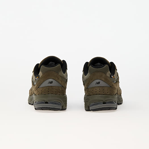 Men's sneakers and shoes New Balance 2002R Green Queens