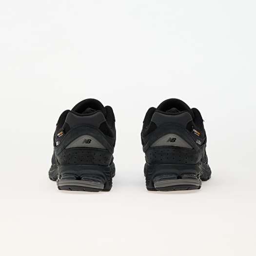 Men s sneakers and shoes New Balance 2002R Black Queens
